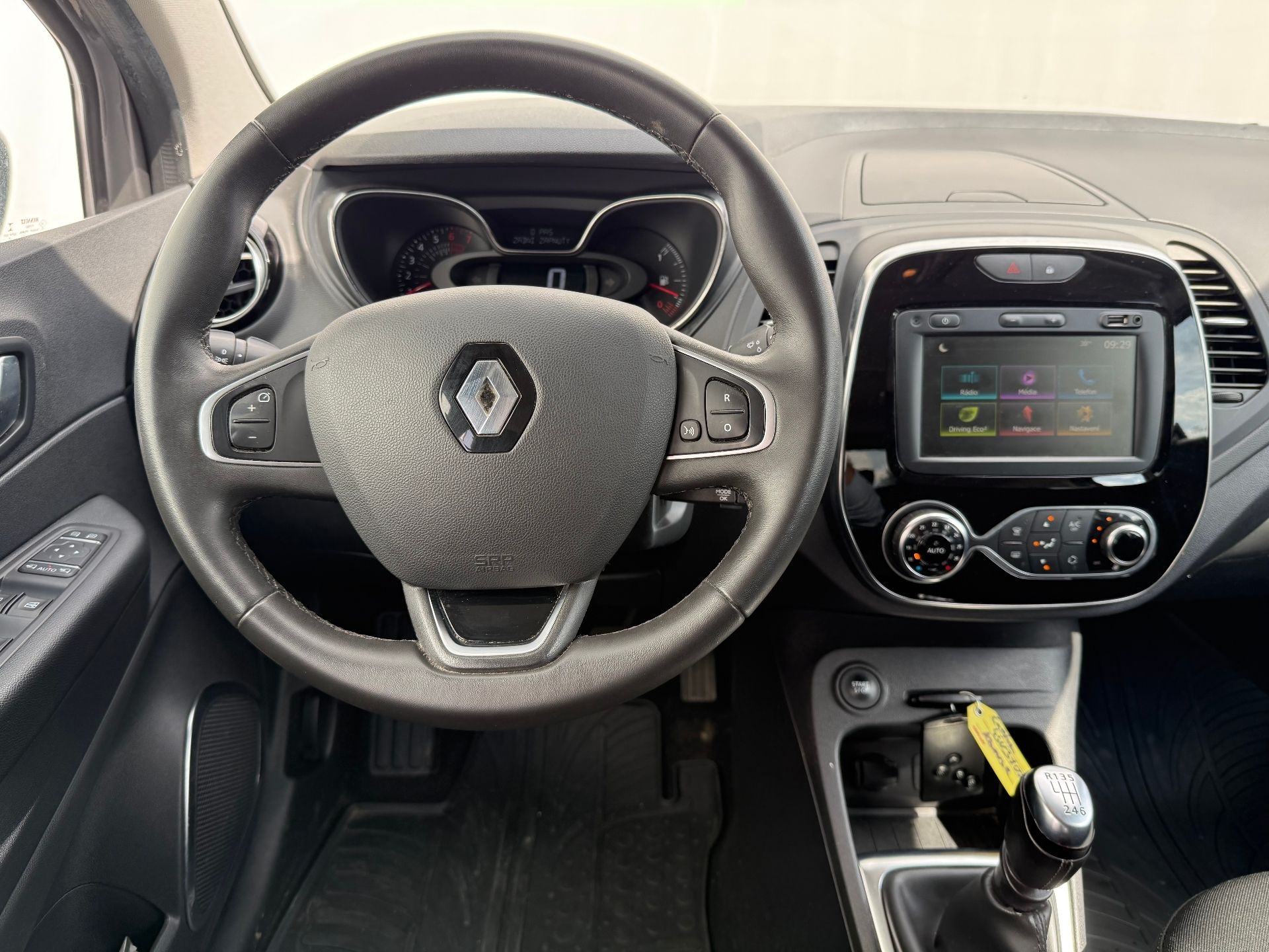 Renault Captur, 1.3 TCe 96 kW Limited - fotka 5