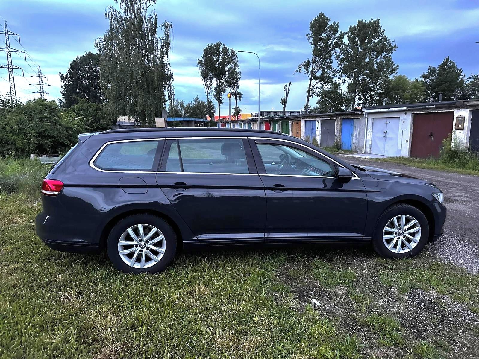 Volkswagen Passat, 2.0 TDI-comfortline,servisován - fotka 3