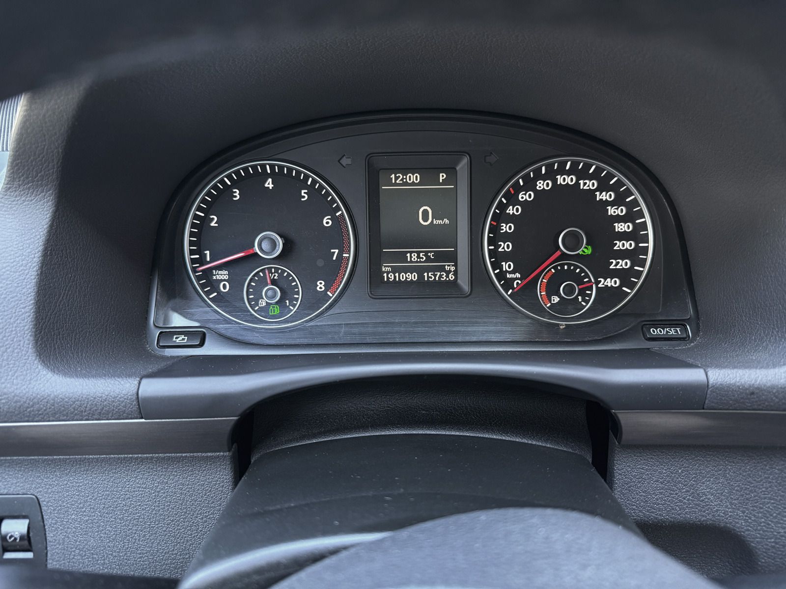 Volkswagen Touran, 1.4 TSI, DSG, Panorama, Xenony - fotka 6