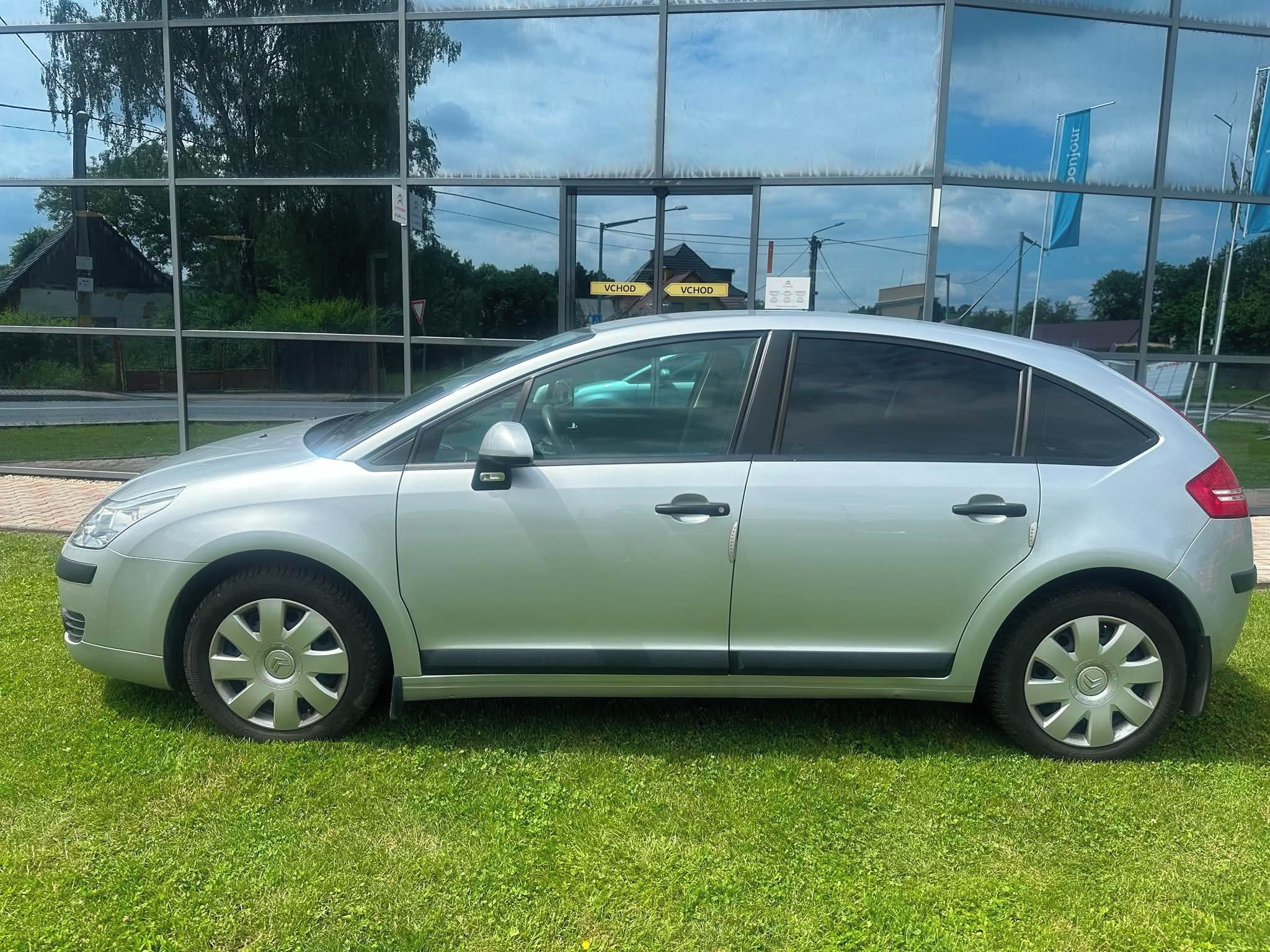Citroën C4, 1,4i 16V - fotka 4