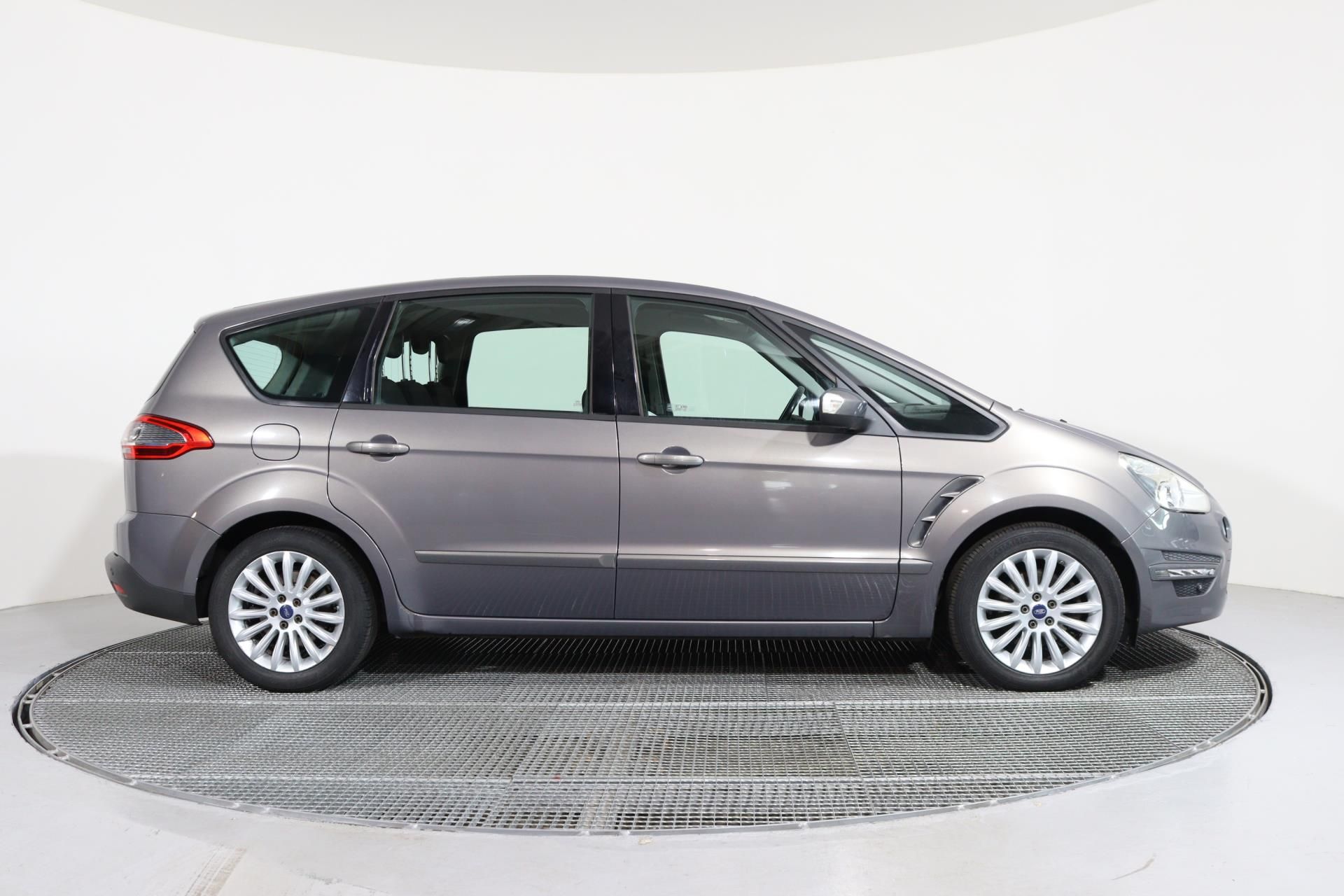 Ford S-MAX, 2,0 TDCi TREND/ TAŽNÉ ZAŘÍZENÍ - fotka 3
