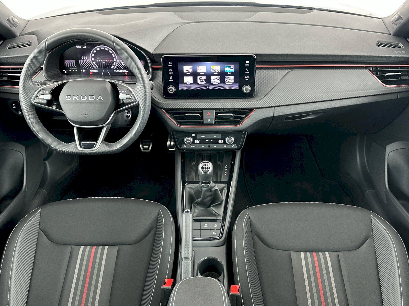 Škoda Scala, 1.0TSI 85kW Monte Carlo - fotka 5