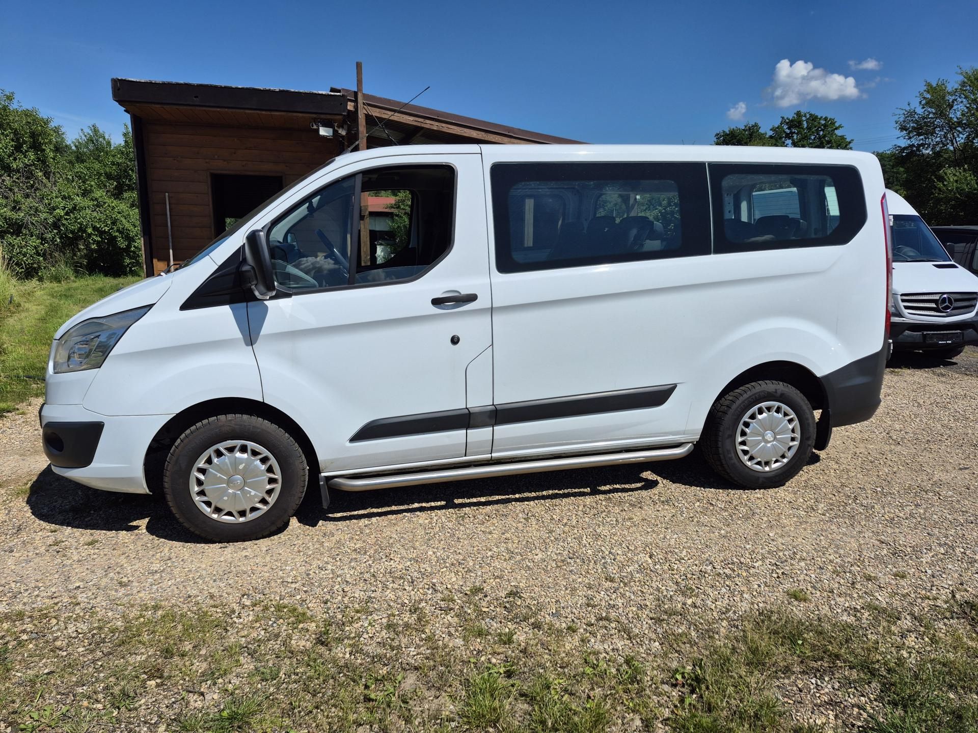 Ford Transit Custom, 2.2Tdci 9 míst - fotka 2