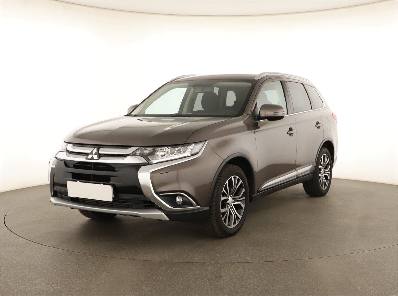Mitsubishi Outlander, 2.2 DI-D, 4X4, Automat - fotka 2
