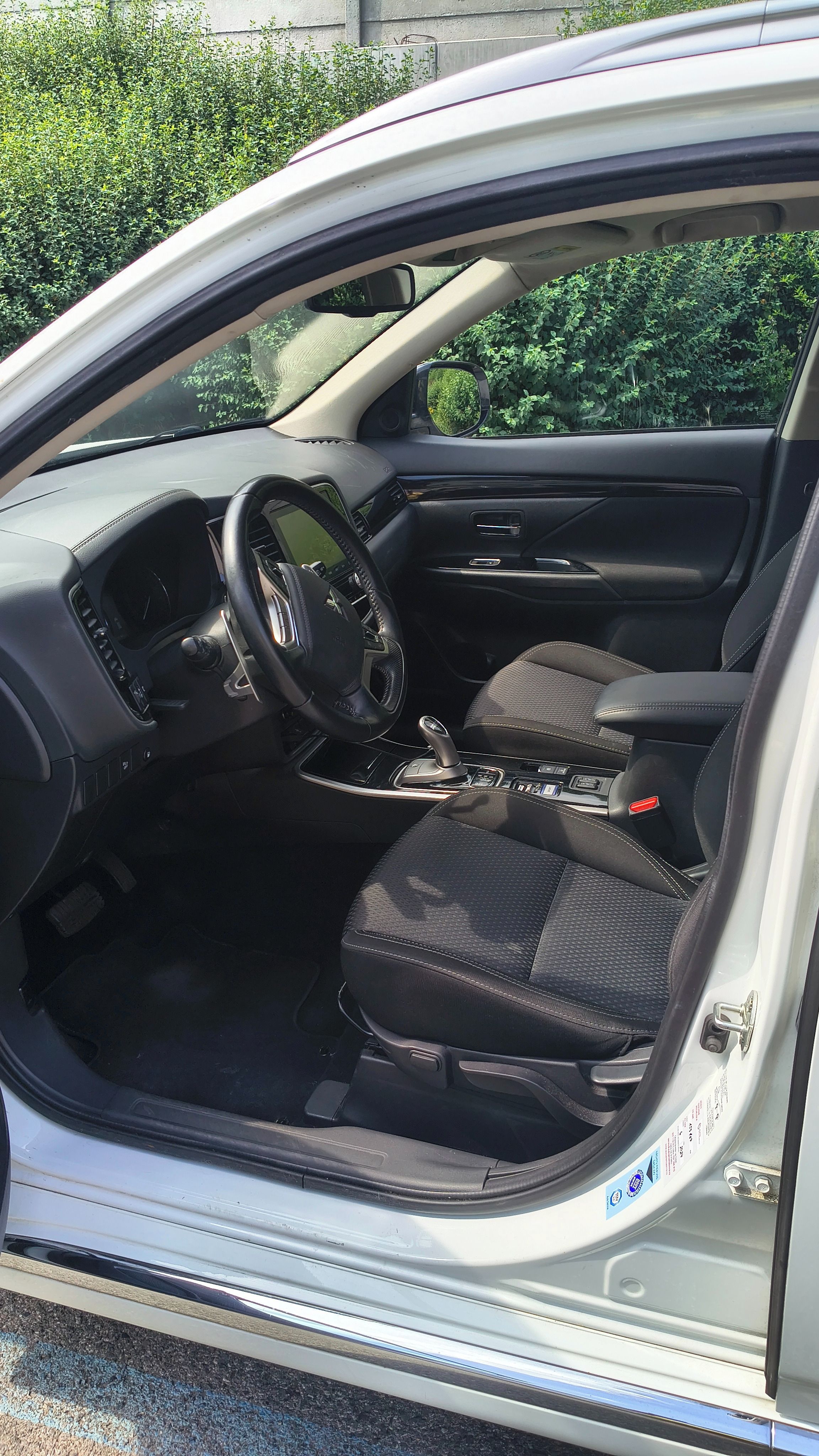 Mitsubishi Outlander, 2.4 PHEV 4x4 po servisu - fotka 6