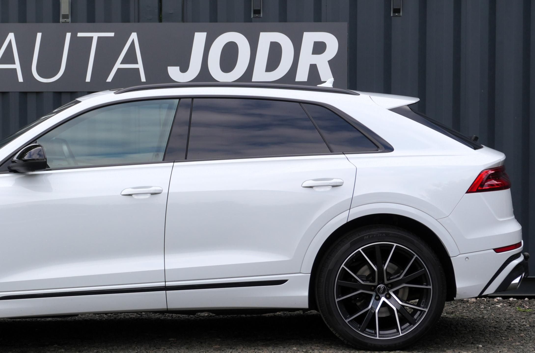 Audi SQ8, 4.0 TFSI, ČR, Masáže,Webasto - fotka 3