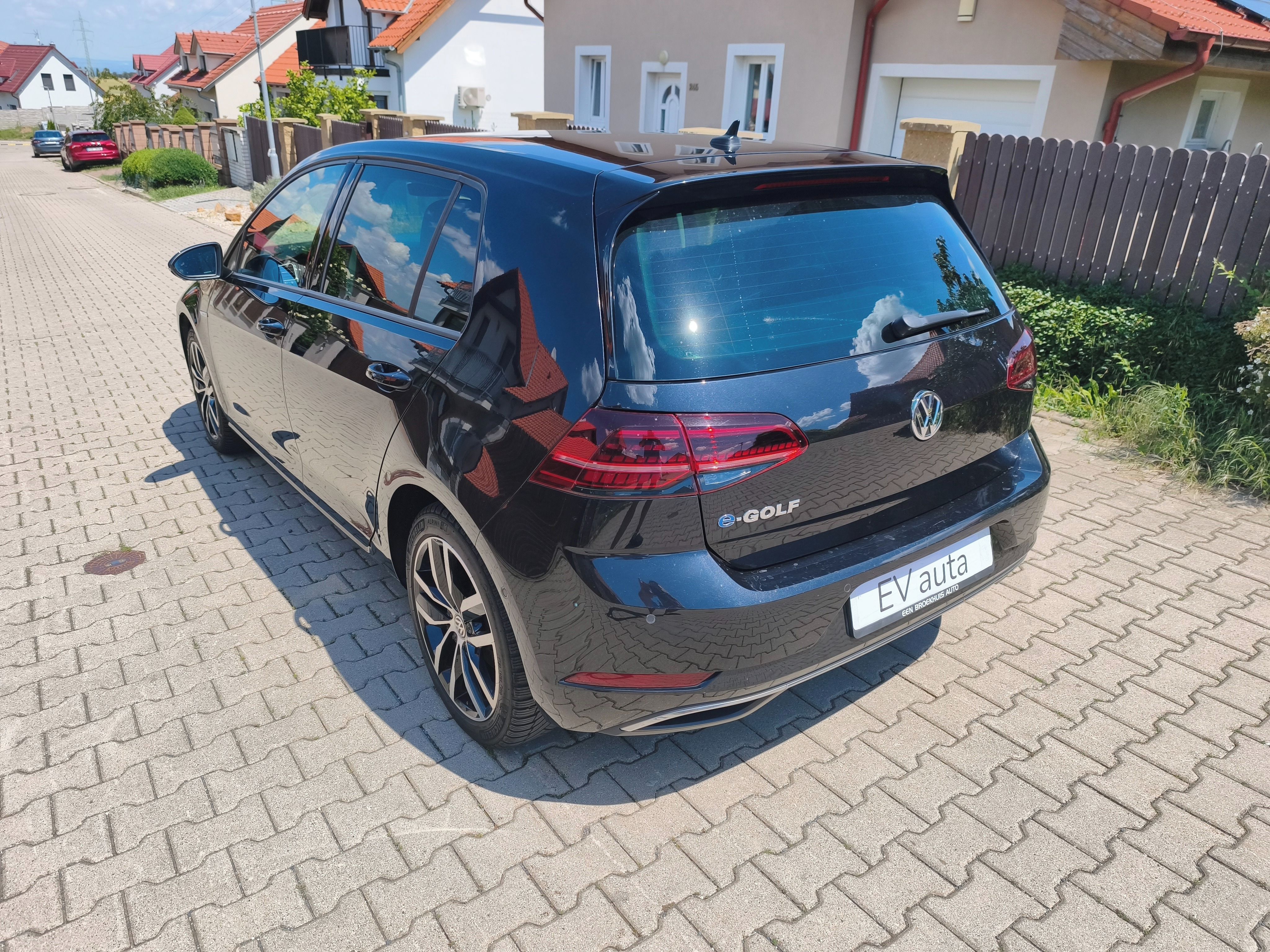 Volkswagen e-Golf, TČ*ACC*DigiKokp*Kůže*SoH90% - fotka 3