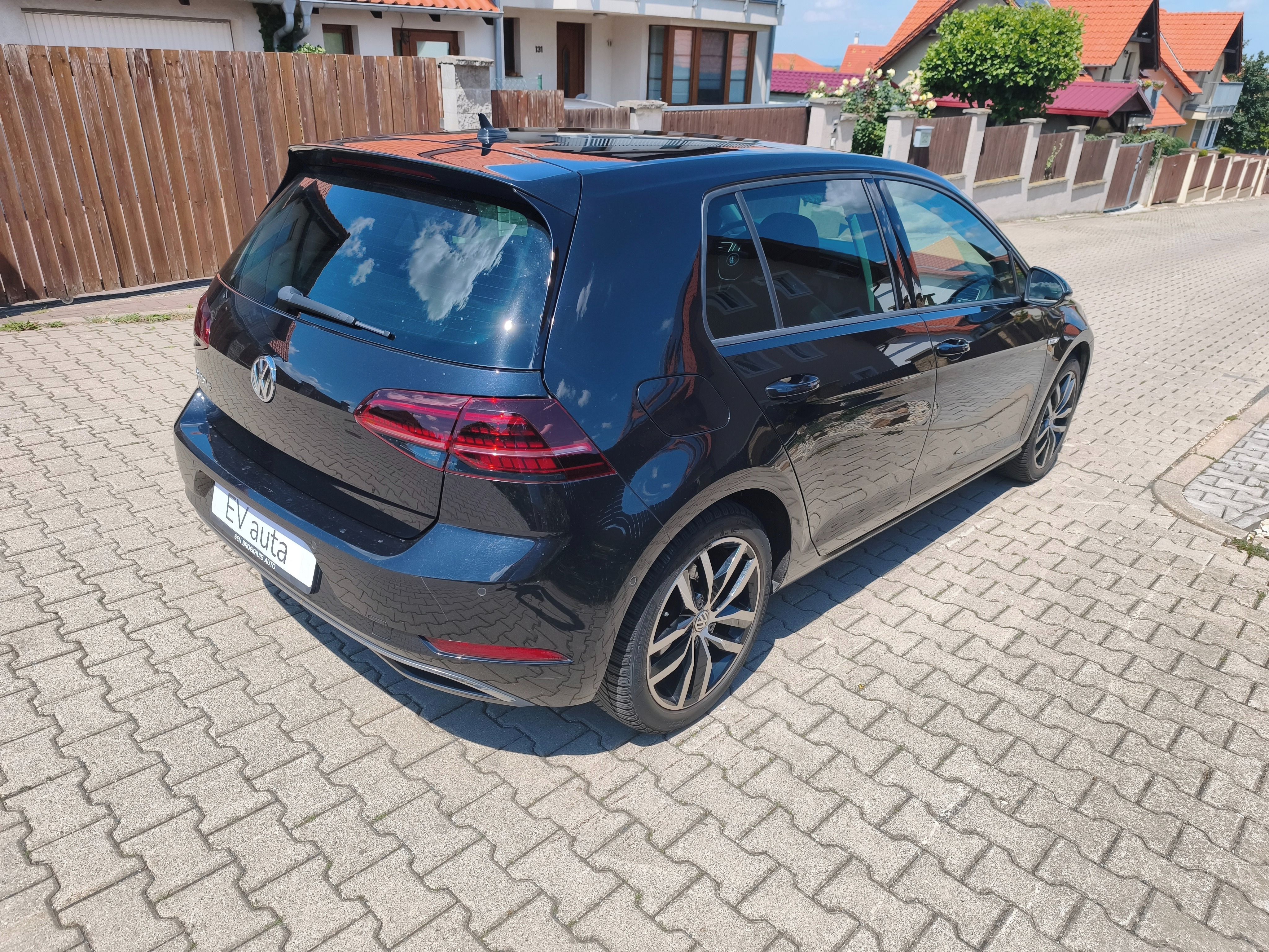 Volkswagen e-Golf, TČ*ACC*DigiKokp*Kůže*SoH90% - fotka 5