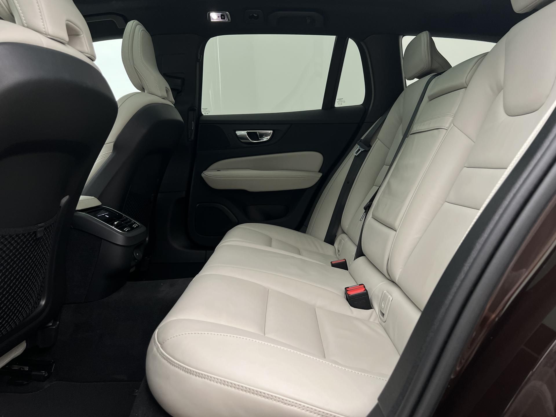 Volvo V60, CC B4 AWD PRO AUT CZ - fotka 6