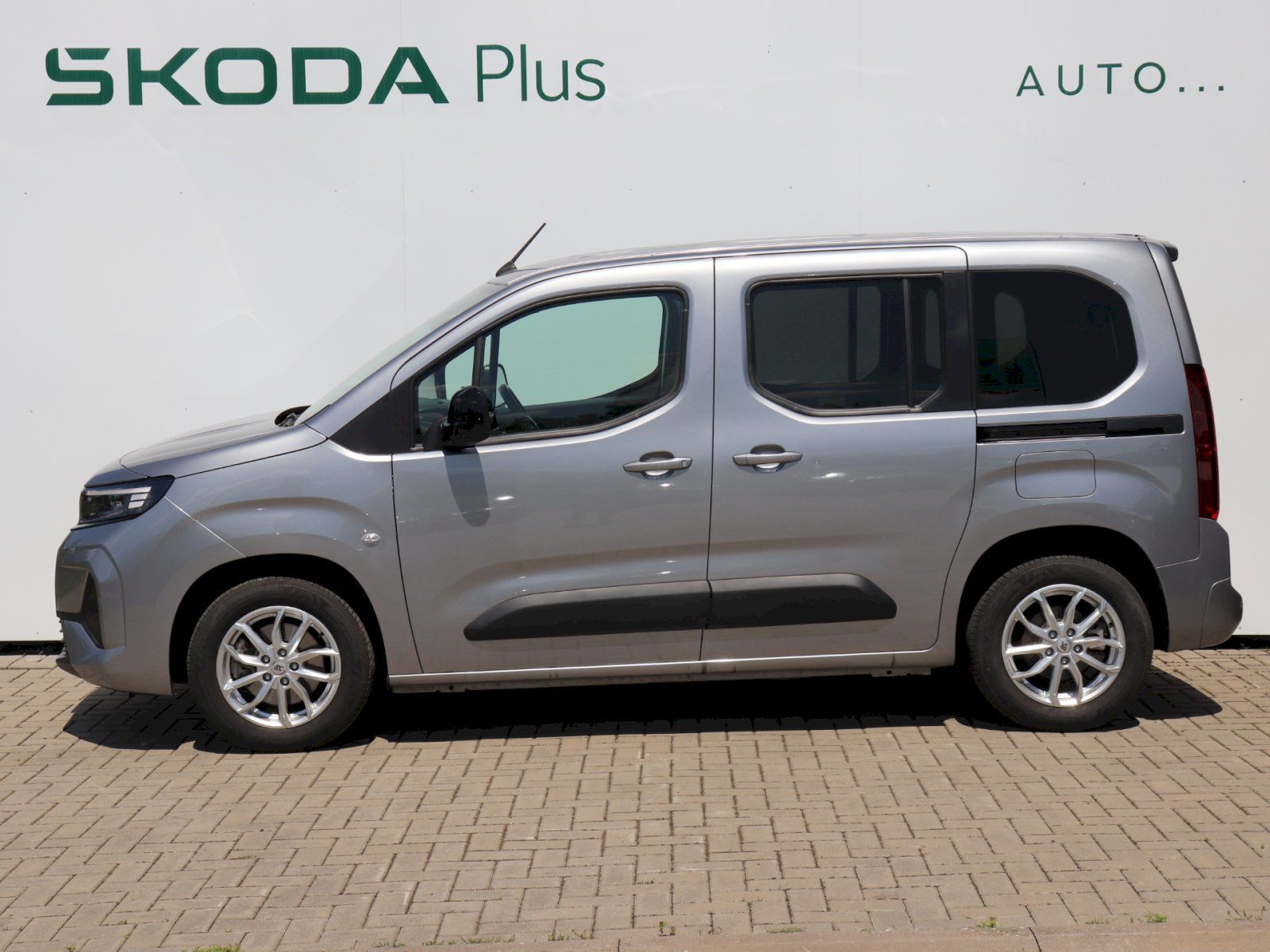 Opel Combo, Combo Life 1.2 Turbo 81kW / 6s - fotka 3