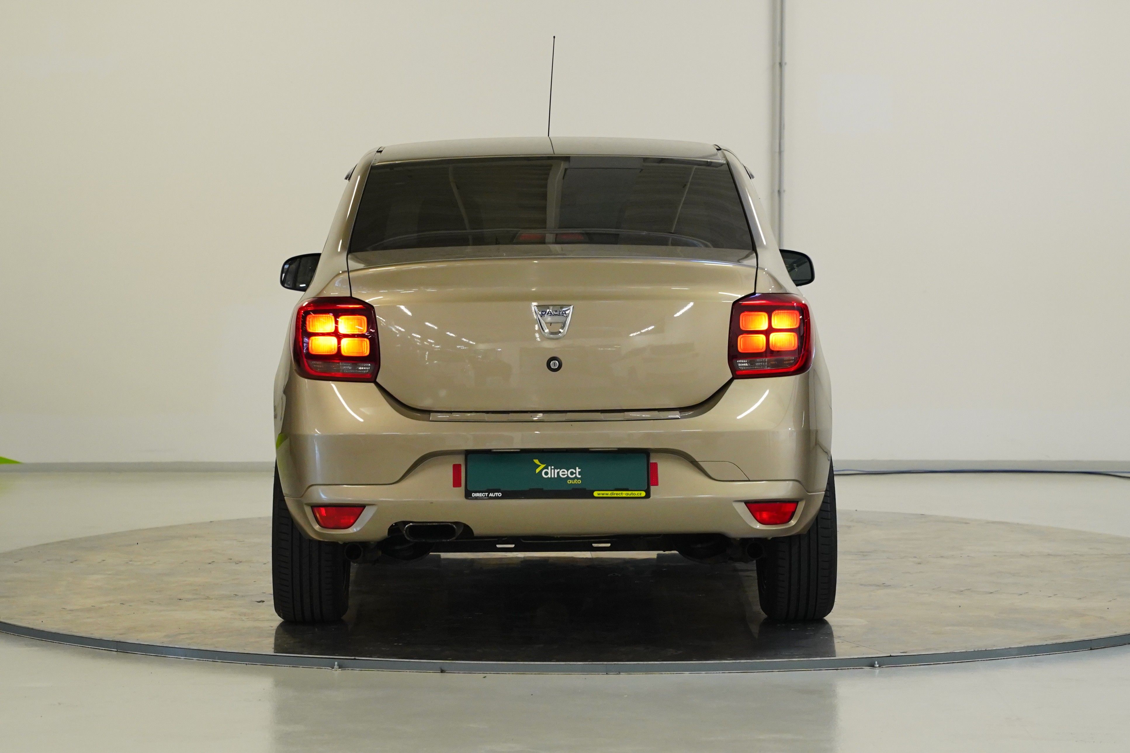 Dacia Logan, 1.0 SCe 54 kW - fotka 6