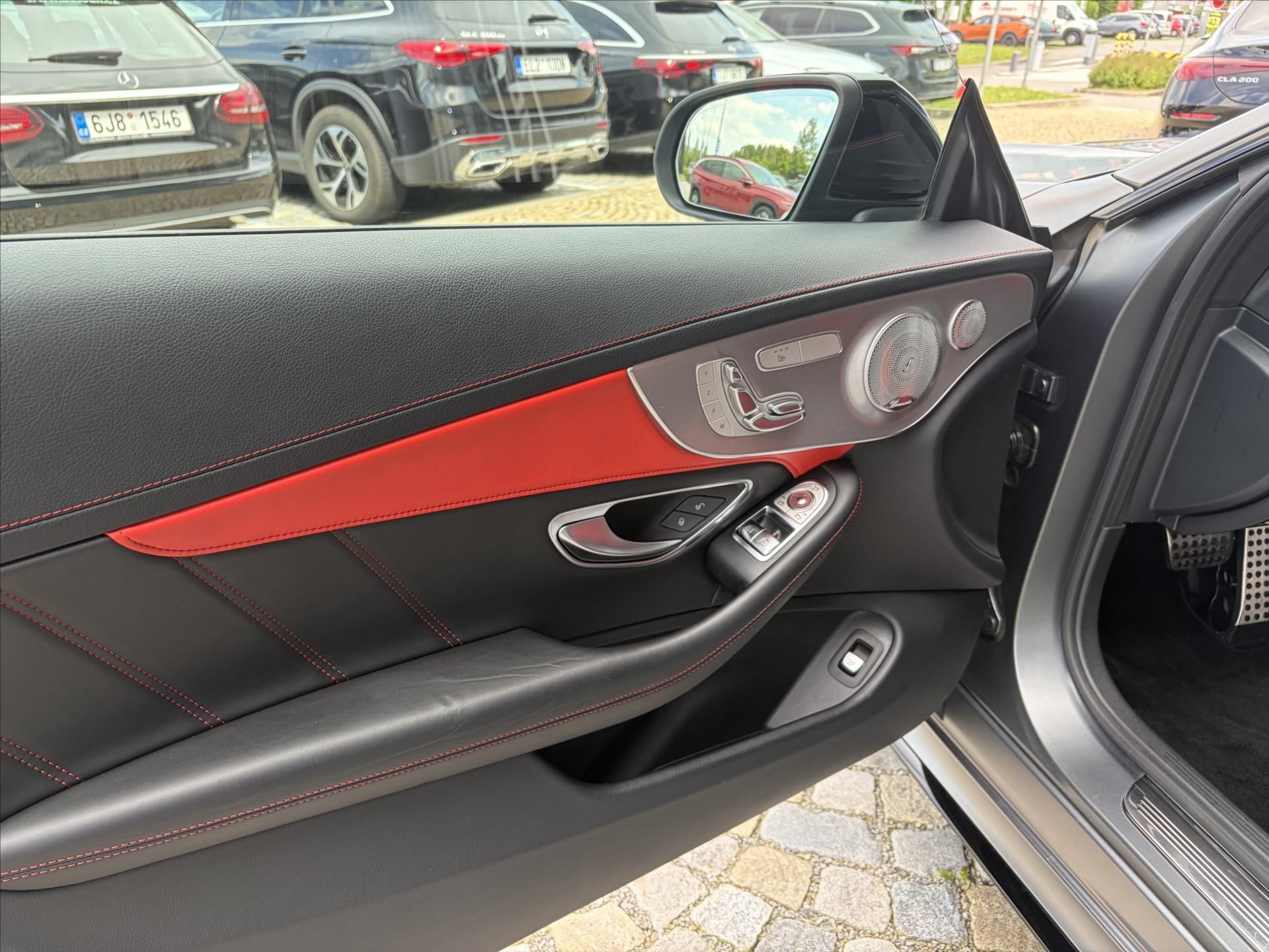 Mercedes-Benz Třídy C, AMG C63 S coupe - fotka 4