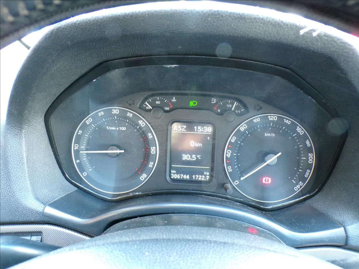 Škoda Octavia, 1,9 TDI  TAŽNÉ ZAŘÍZENÍ - fotka 6