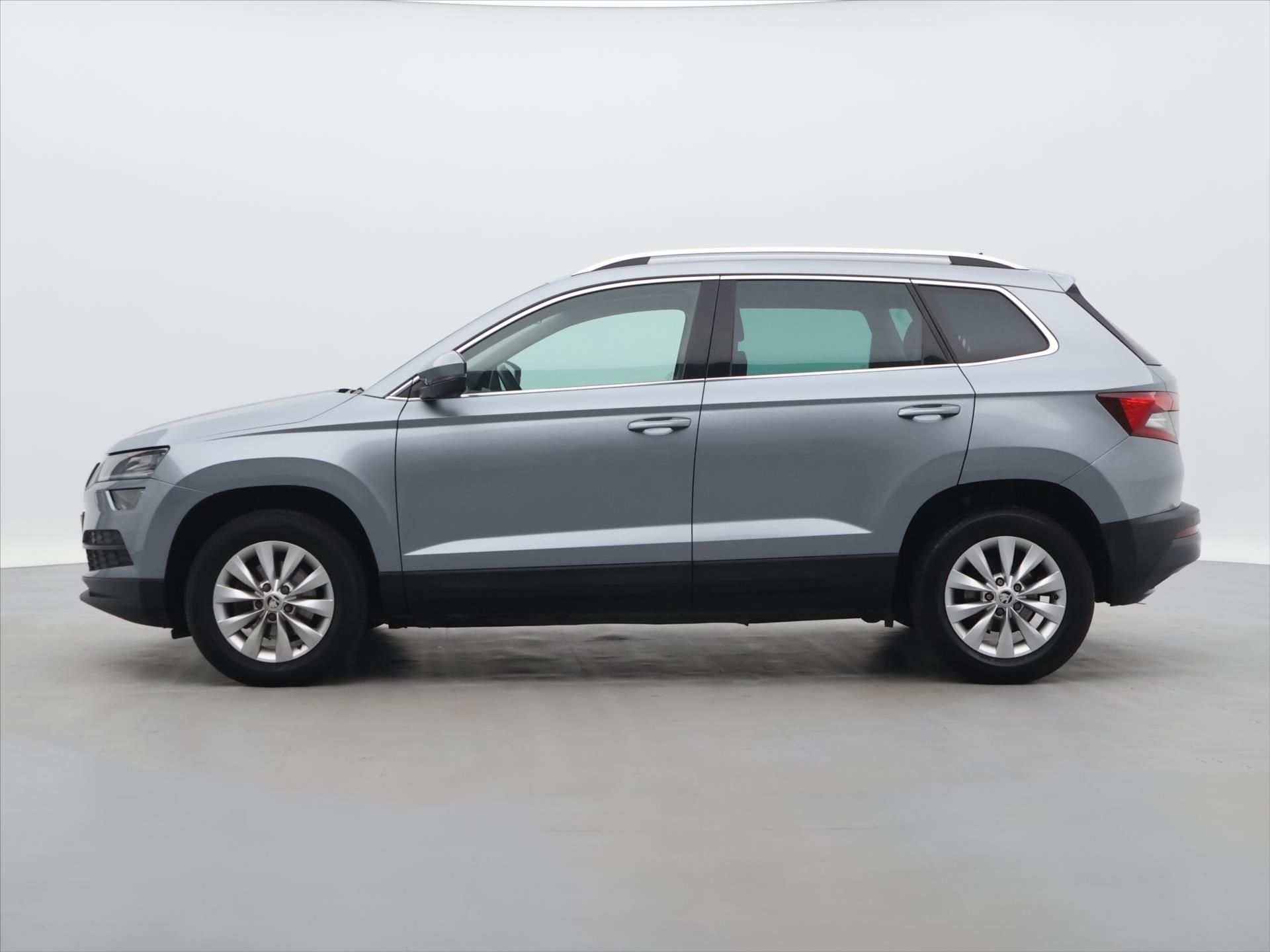 Škoda Karoq, 1,6 TDI 85kW Ambition CZ DPH - fotka 4