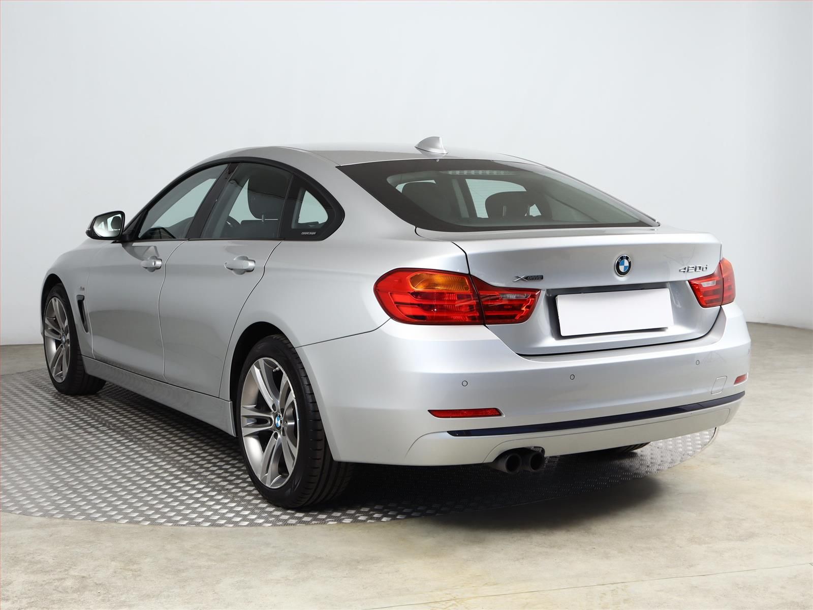 BMW Řada 4, 420d xDrive, Sport Line, 4X4 - fotka 4