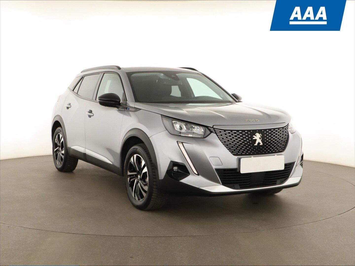 Peugeot 2008, 50 kWh, SoH 92%, Automat