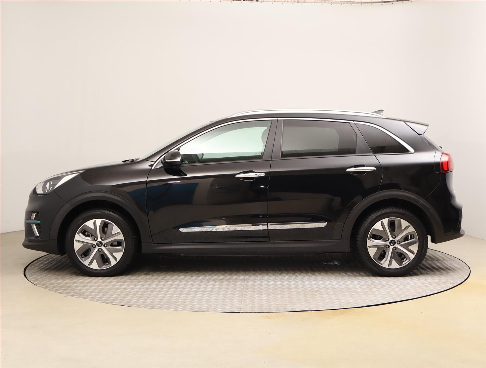 Kia Niro EV, 64 kWh, SoH 100%, Automat - fotka 3