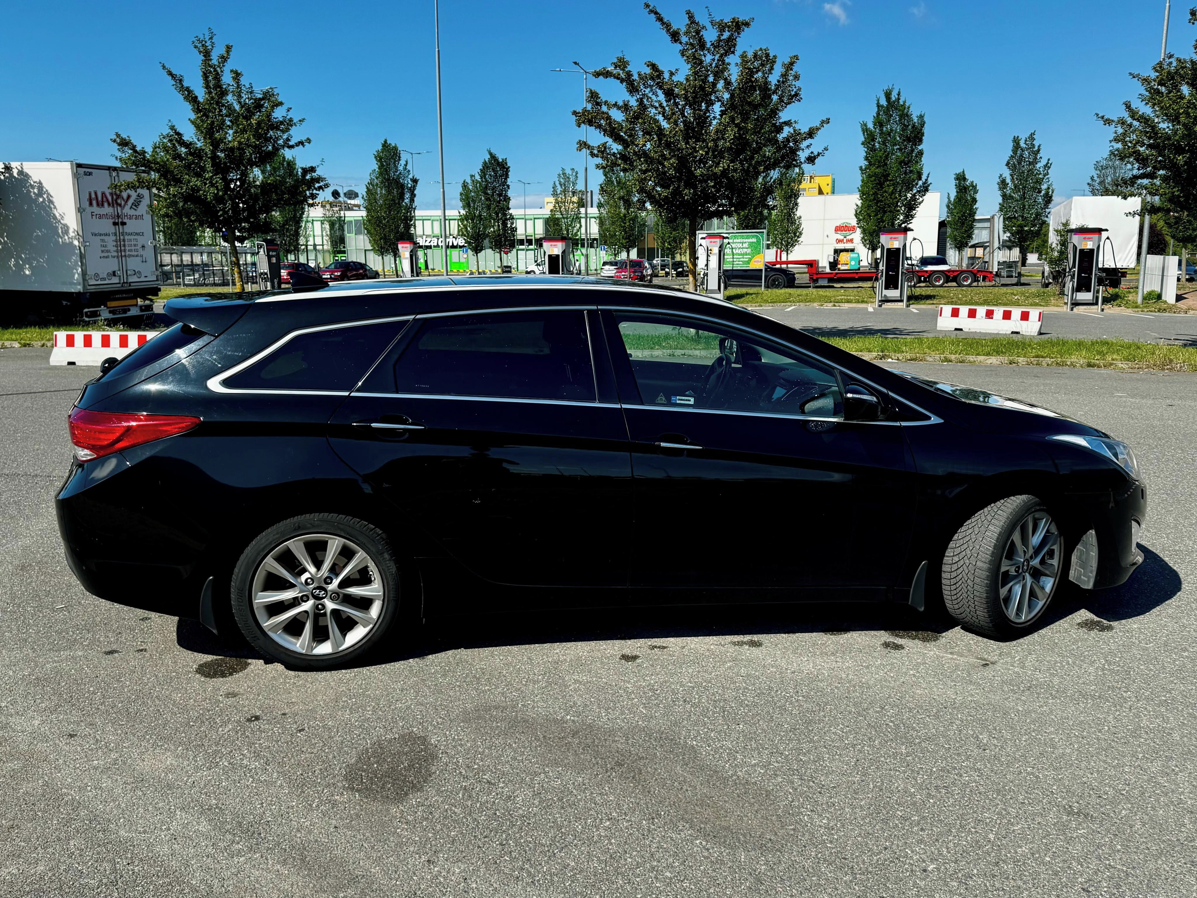 Hyundai i40, 1.7 CRDi 100kW Automat, 1.maj - fotka 6