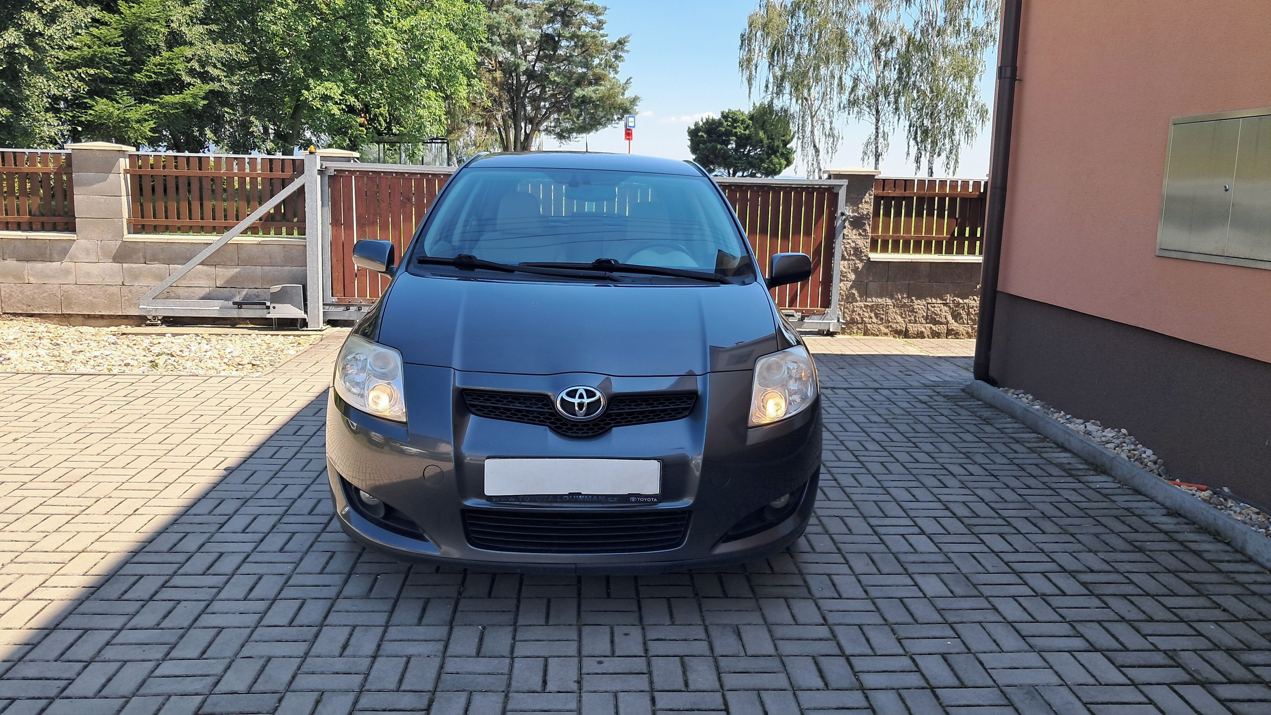 Toyota Auris, 1.6i / EXECUTIVE ČR - fotka 4