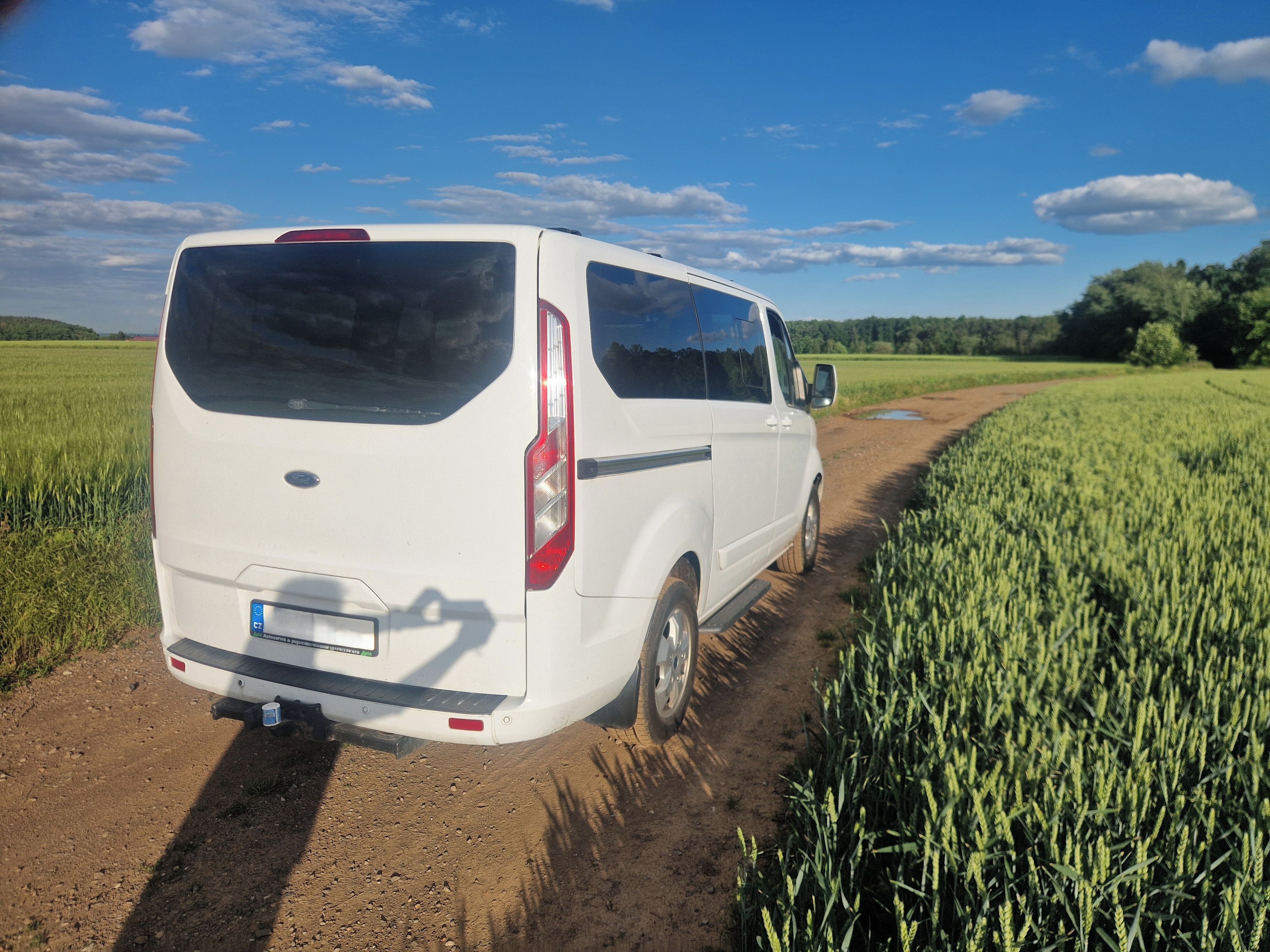 Ford Tourneo Custom, 2,0 TDCi; L1; 96kW-CZ-DPH - fotka 4