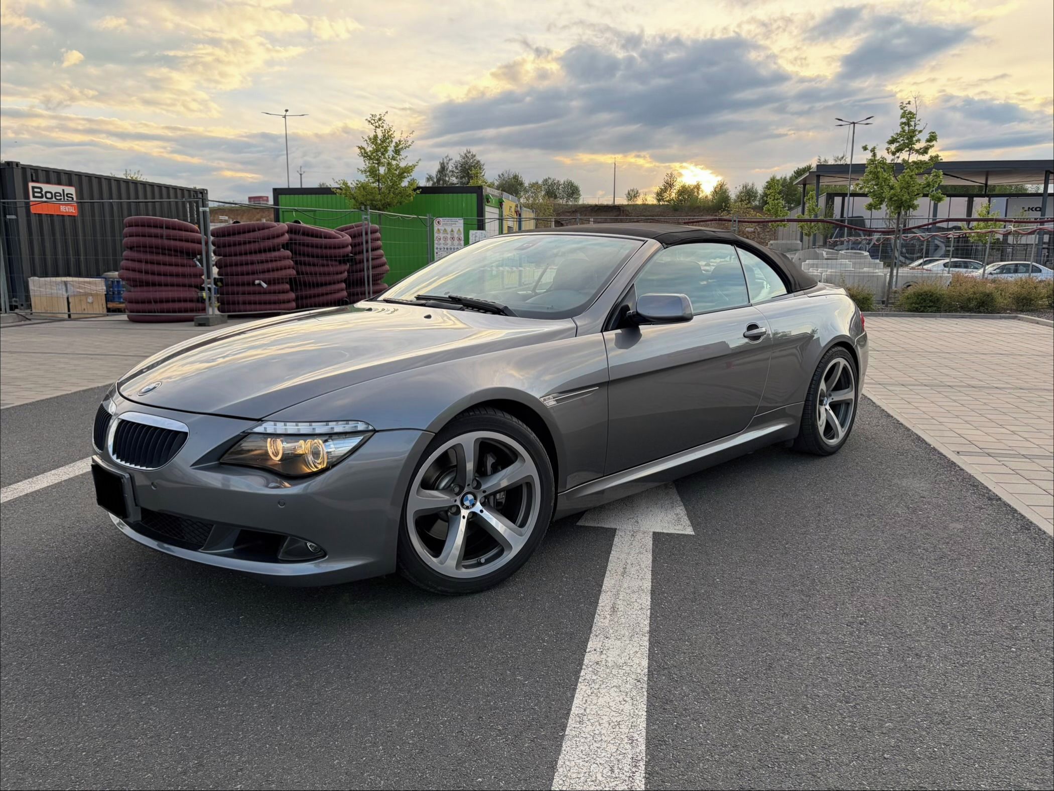 BMW Řada 6, 650i cabrio - fotka 2