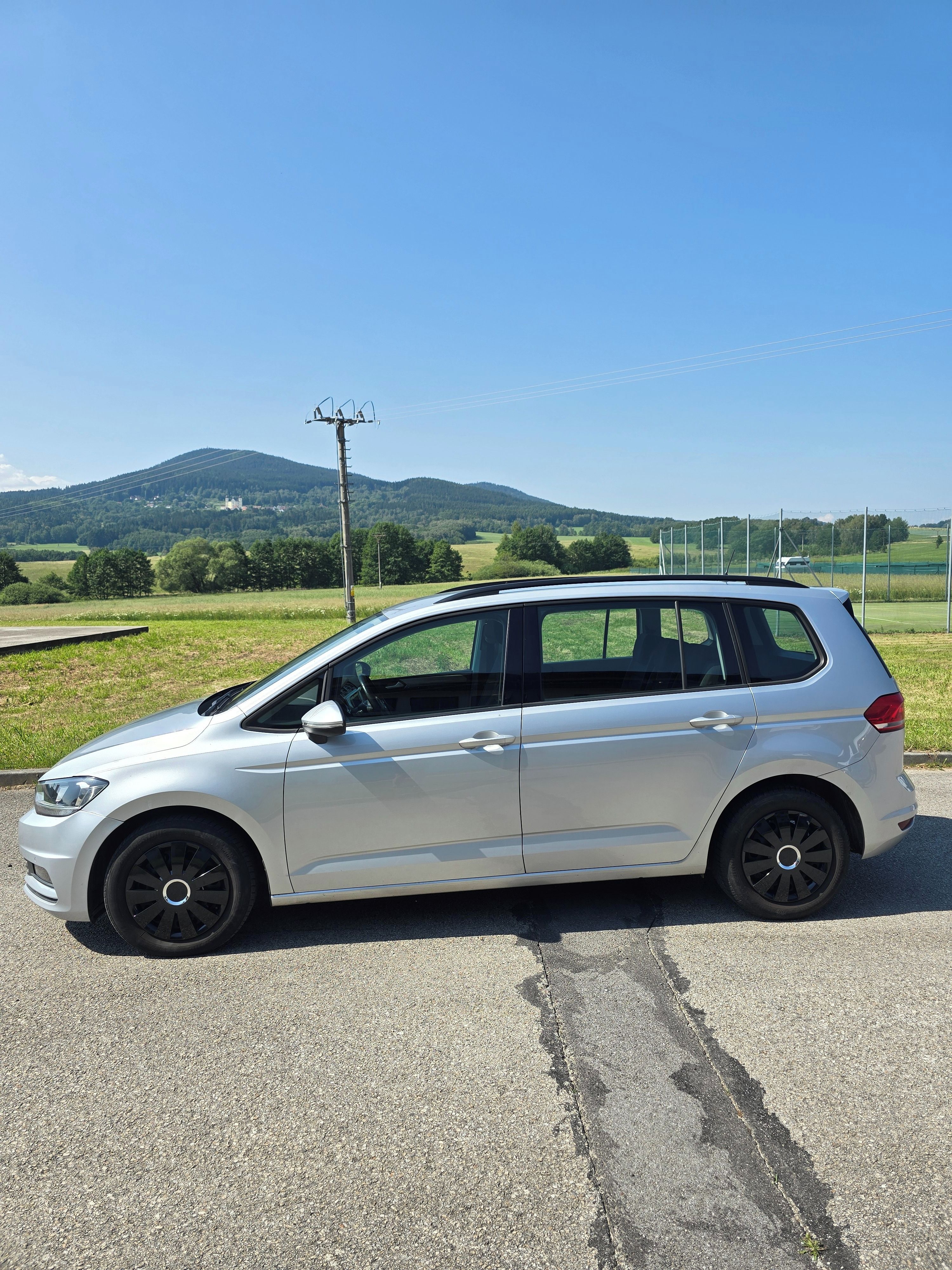 Volkswagen Touran, 2.0 TDI DSG, ODP. DPH - fotka 4
