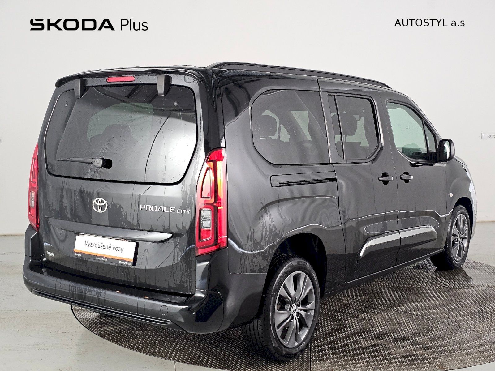Toyota Proace City Verso, L2 1.5D 130k 8AT FAMILY 7S - fotka 2
