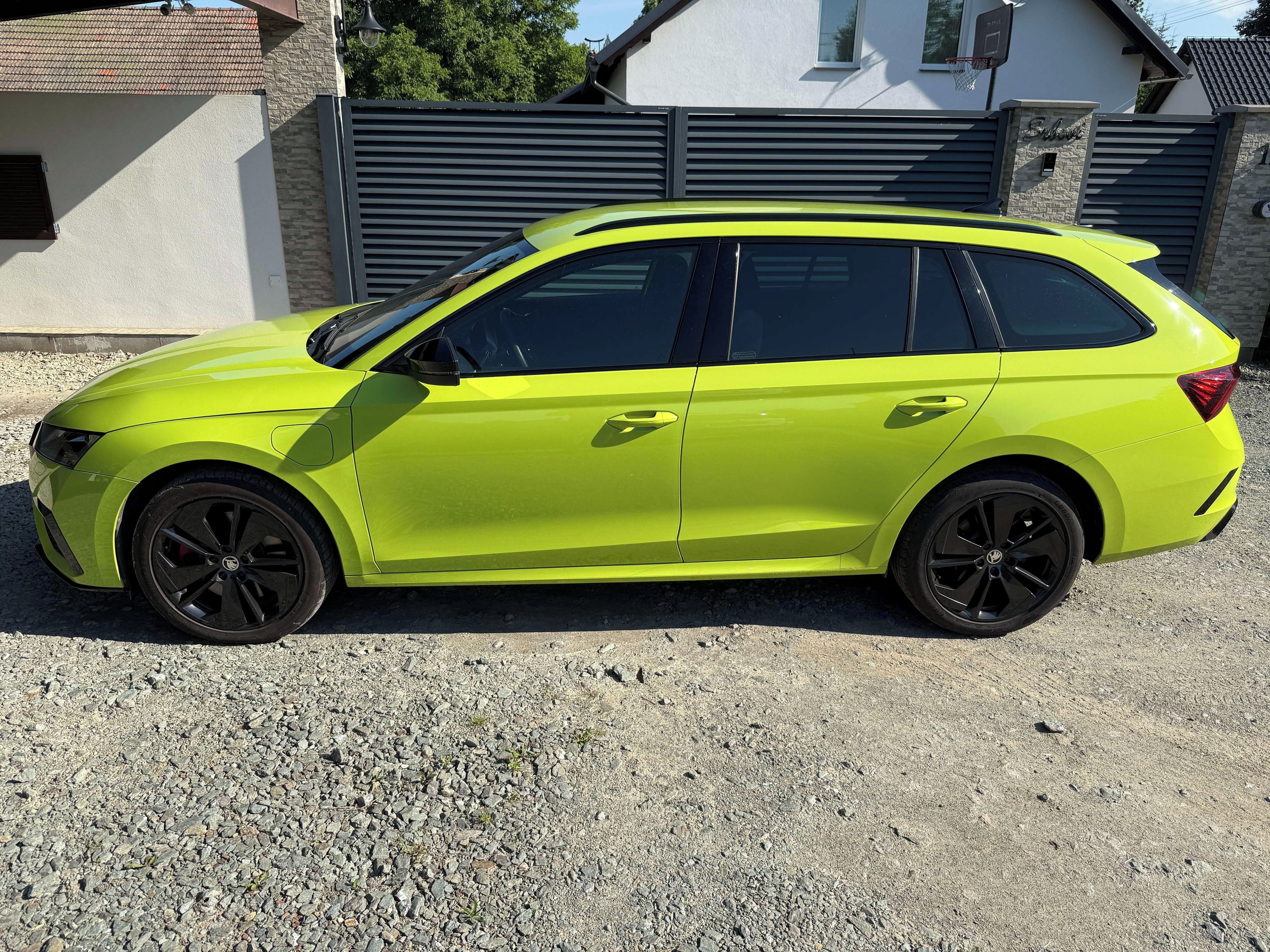 Škoda Octavia, RS iV Combi - PHEV 180kw - fotka 4