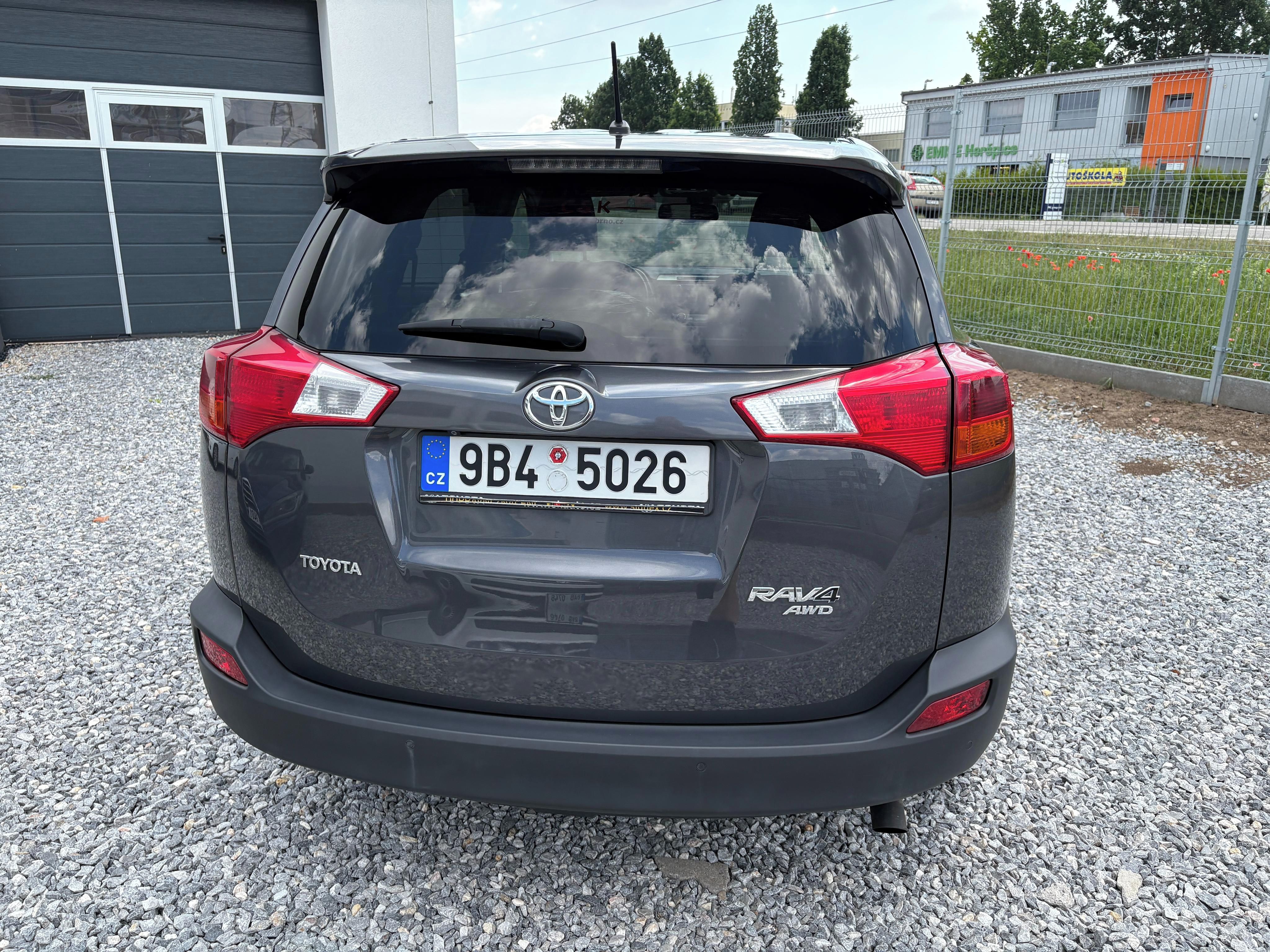 Toyota Rav4, 2.0VVT-i AWD - fotka 6