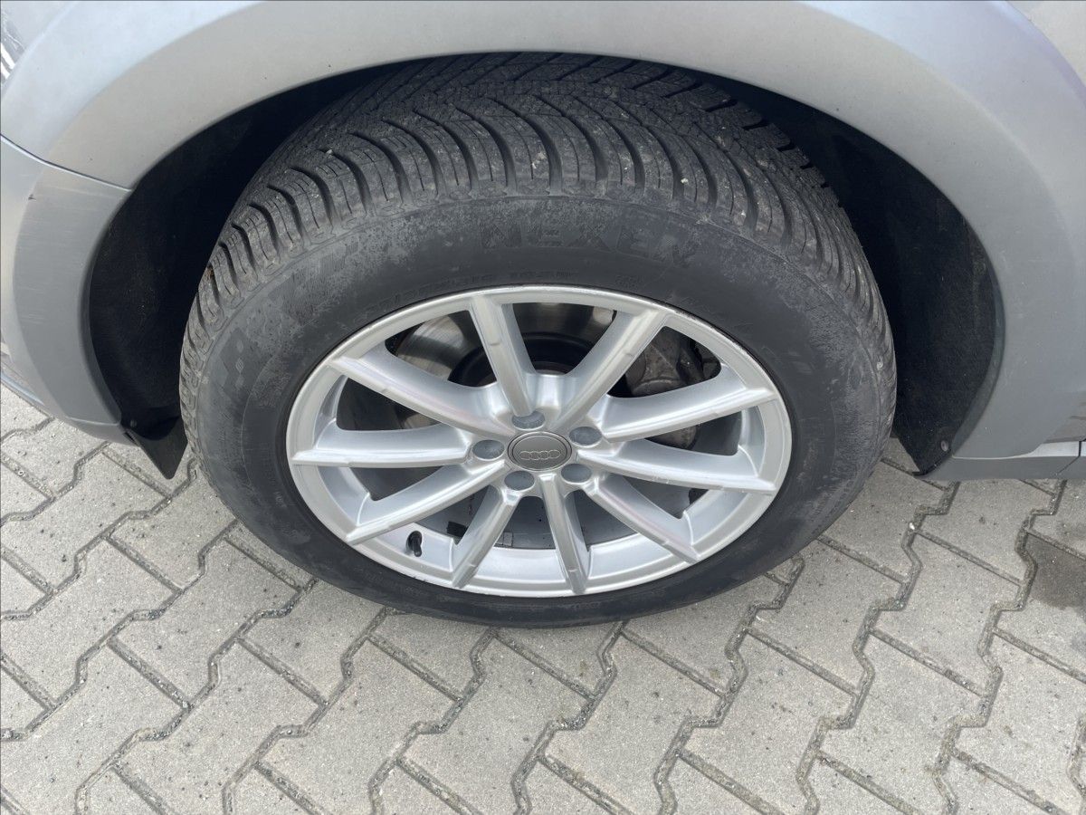 Audi Q5, 3,0 TDI S-TRONIC S-LINE ČR 4x4 - fotka 6