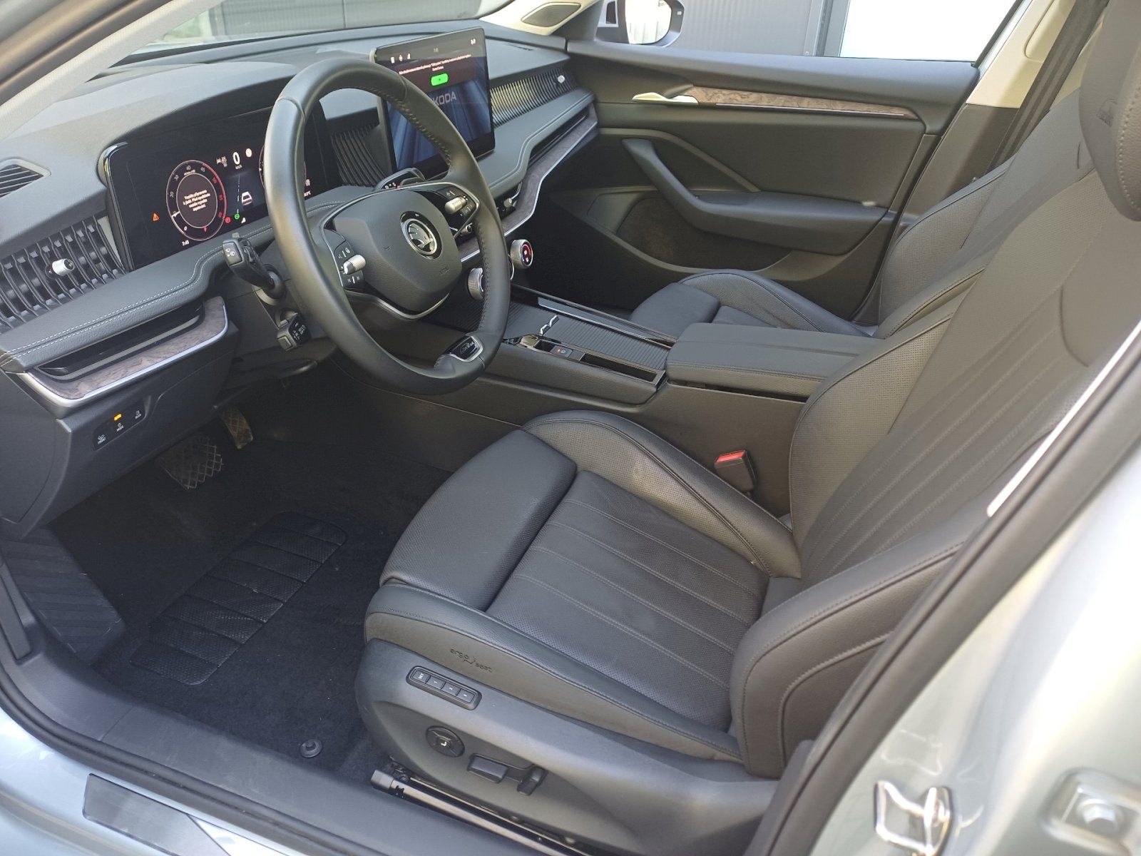 Škoda Superb, L&K 4x4 DSG TDI 2.0 / 142 kW A - fotka 6