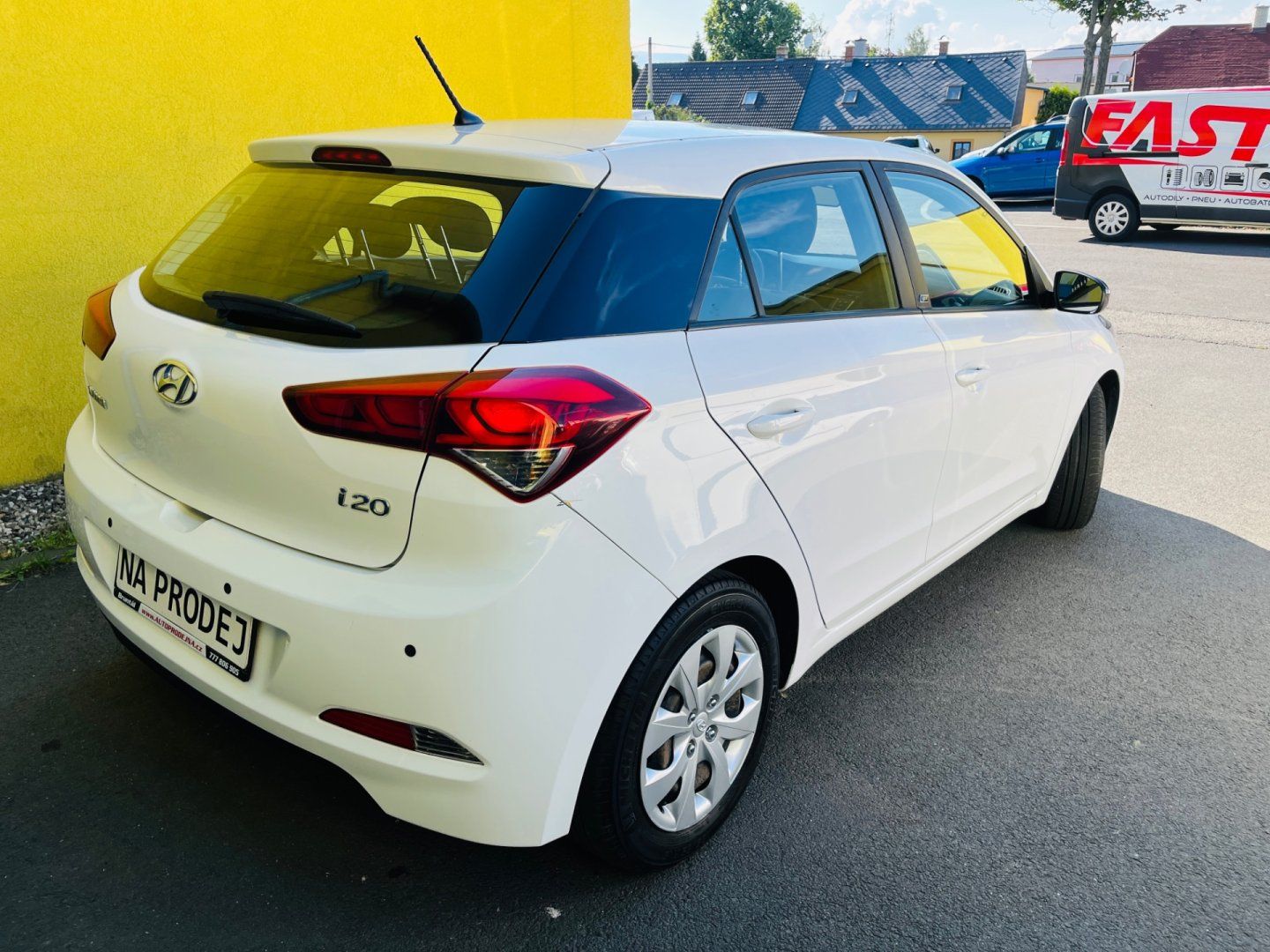 Hyundai i20, 1.2 i BENZÍN VYHŘEV SEDADEL GO - fotka 6