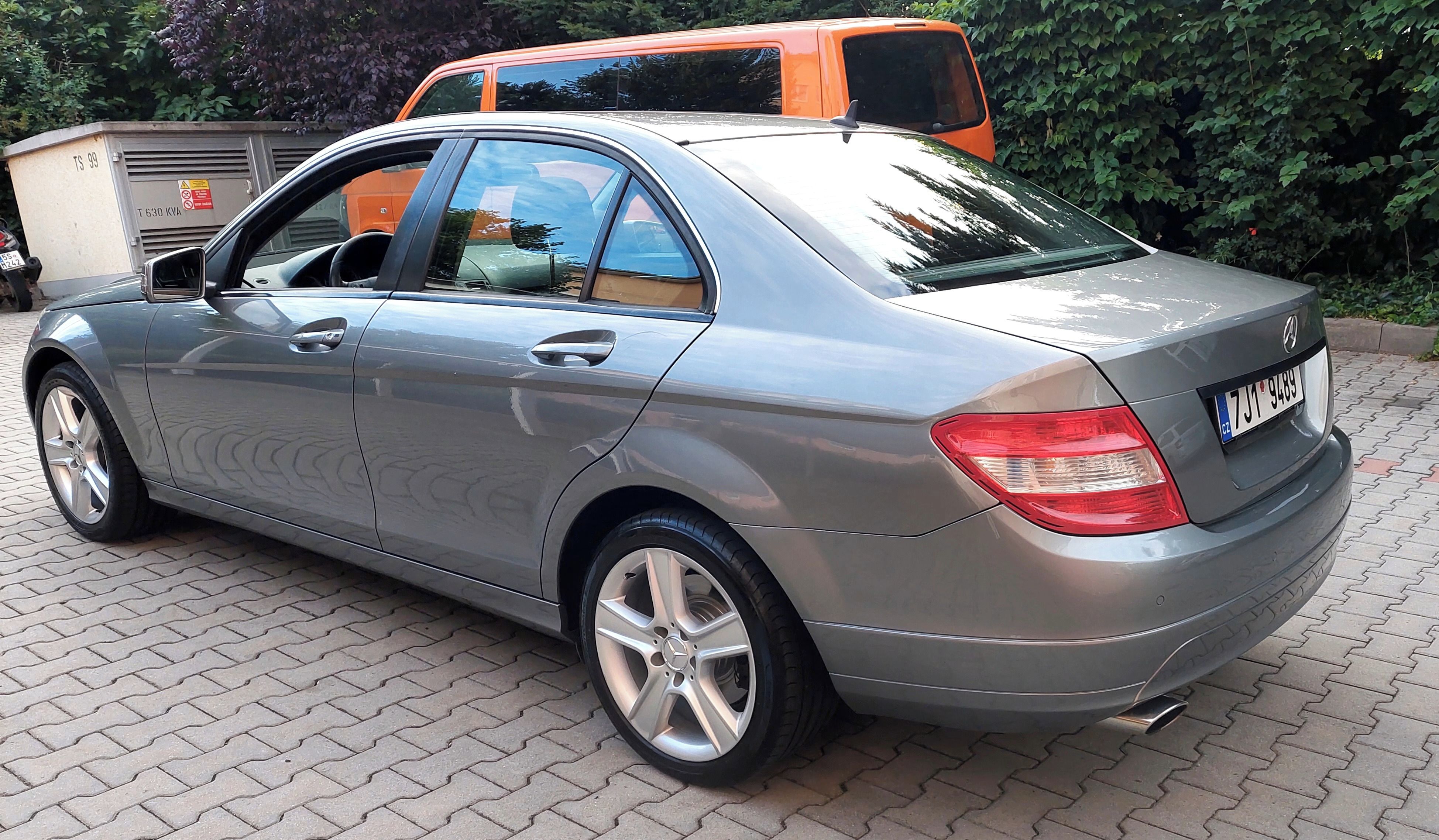 Mercedes-Benz Třídy C, 2,0 Kompressor - fotka 3