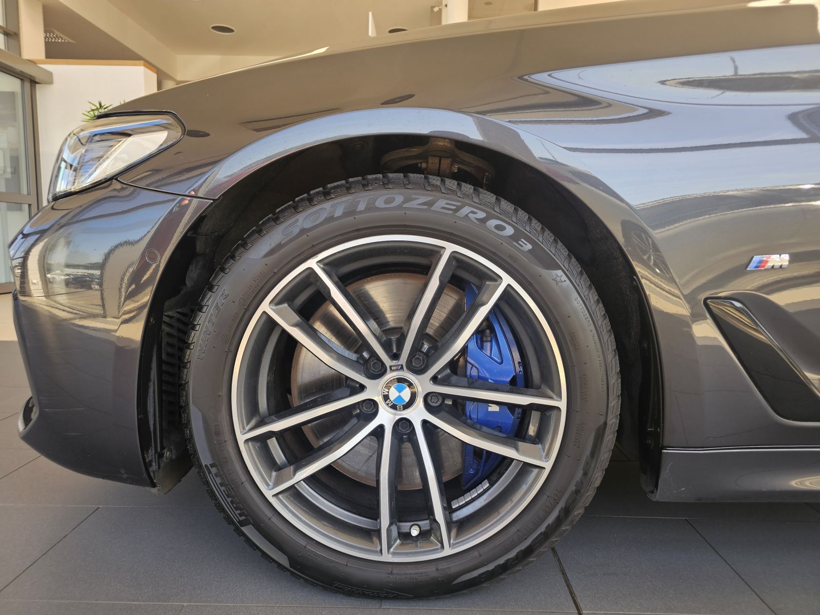 BMW Řada 5, 530d xDrive - fotka 5