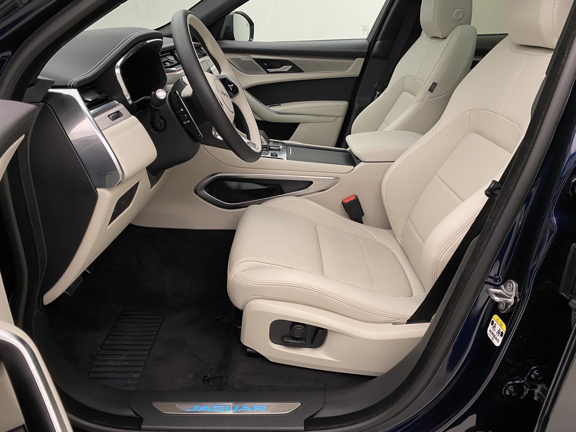 Jaguar F-Pace, P250 SE R-DYNAMIC AWD AUT - fotka 3