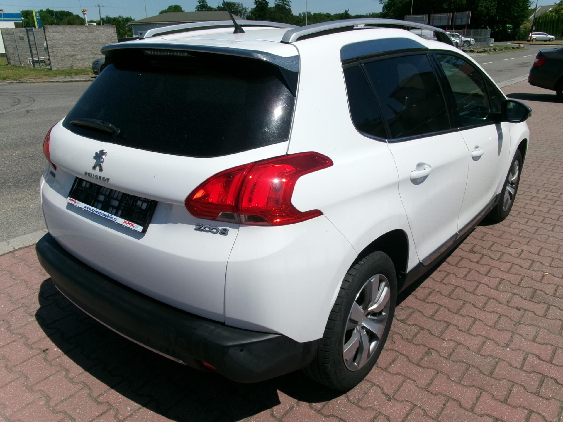 Peugeot 2008, 1,6 BlueHDI AC TEMP USB - fotka 6