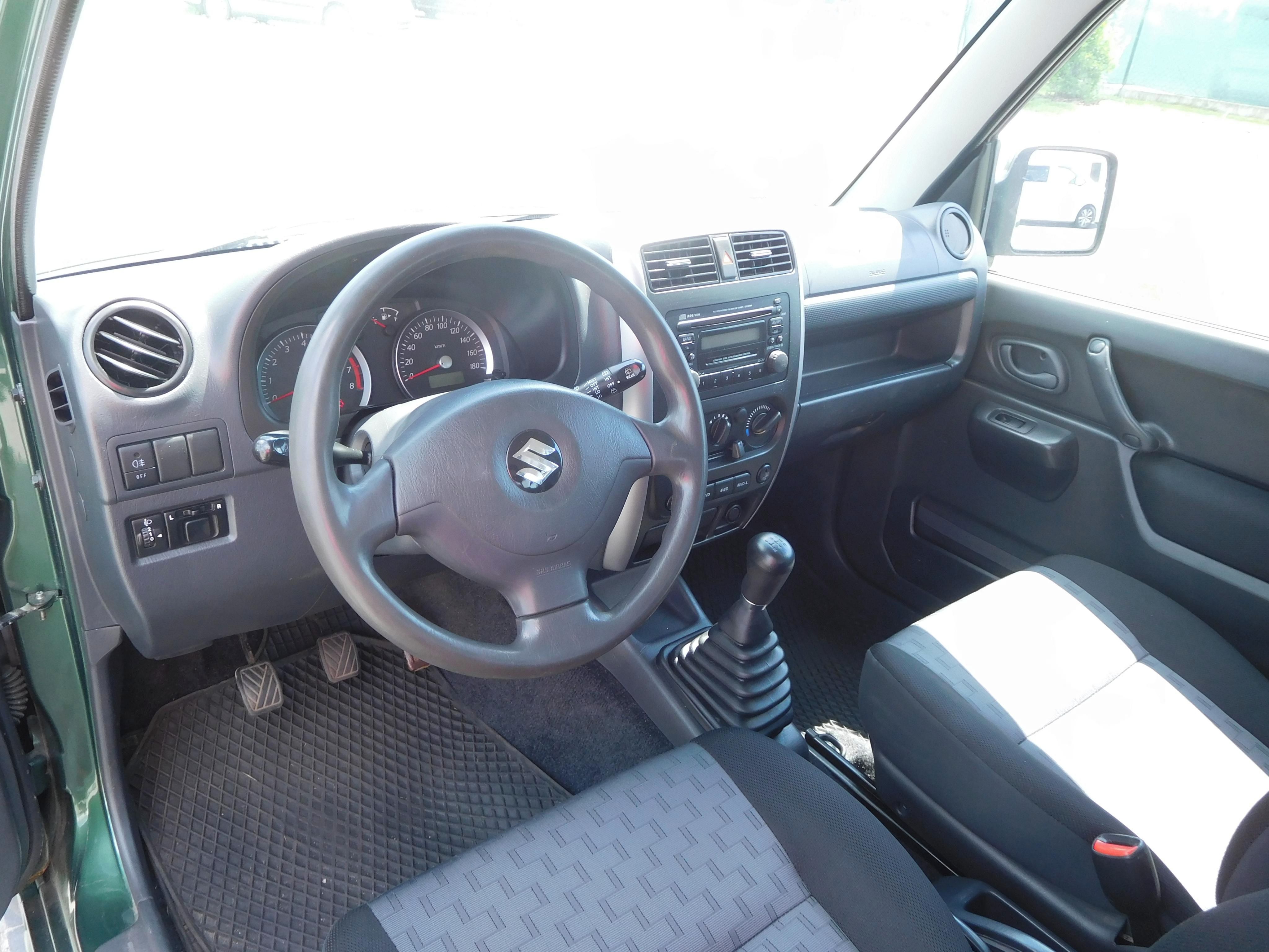 Suzuki Jimny, 1.3i VX 16V 4WD, 63 kW, TOP KM - fotka 5