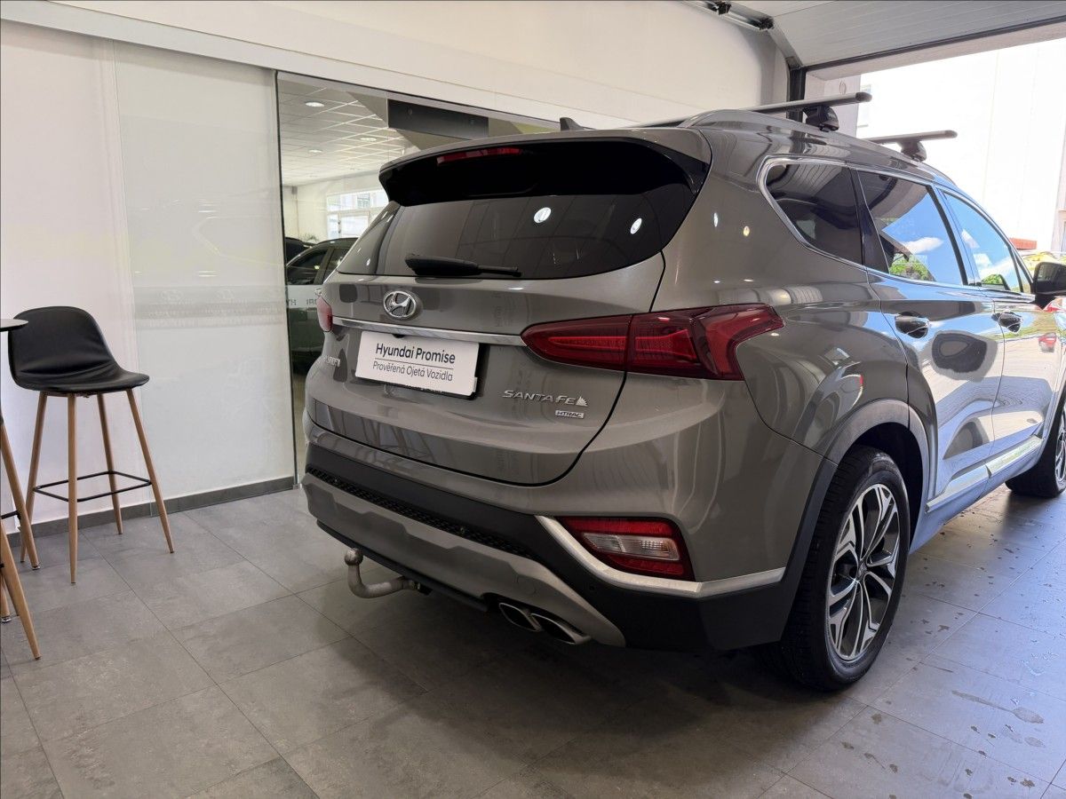 Hyundai Santa Fe, 2,2 CRDi 8AT 7S Premium Luxury - fotka 6