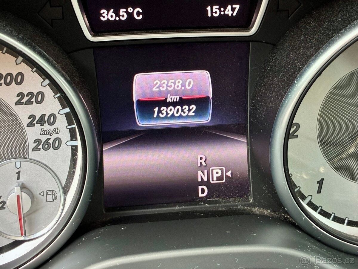 Mercedes-Benz GLA, 200d 4Matic AMG paket - fotka 4