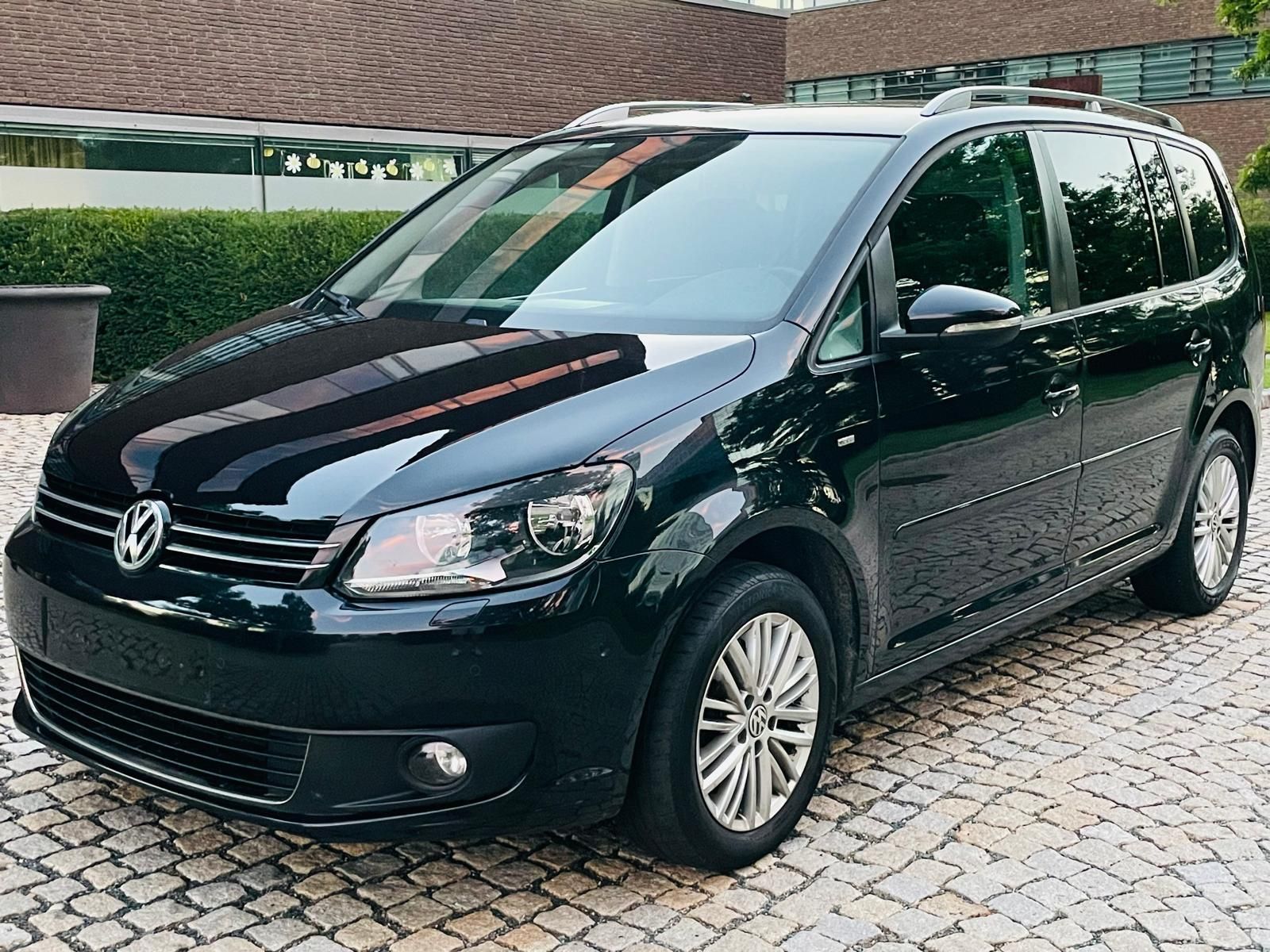 Volkswagen Touran, 2.0TDI MANUÁL SENZORY VÝHŘEV - fotka 3