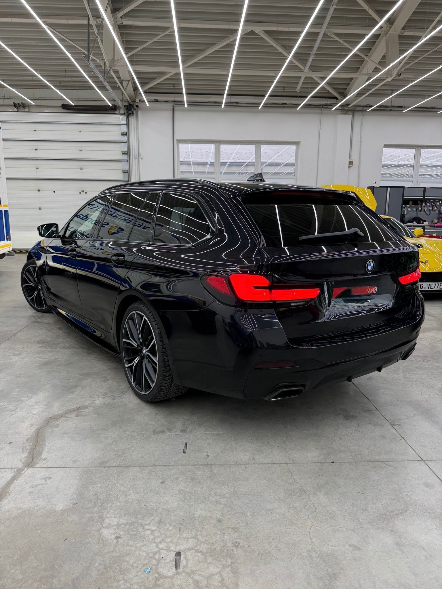 BMW Řada 5, BMW 540i XDRIVE - fotka 2