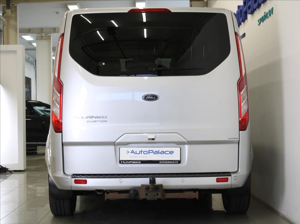 Ford Tourneo Custom, 2,0 TDCi 136kW AT Titan. ČR - fotka 4