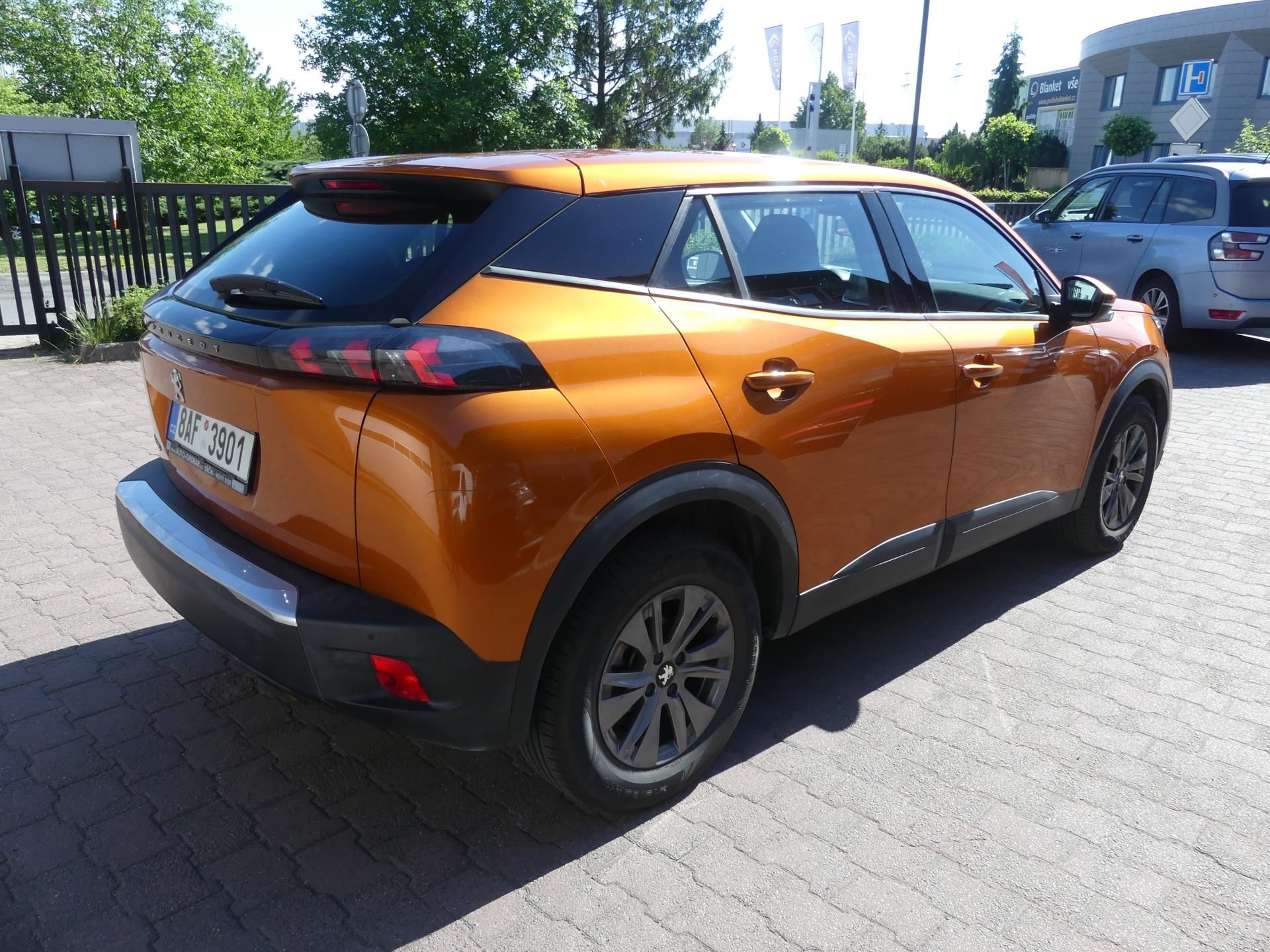 Peugeot 2008, 1,2 PureTech MAN6 - fotka 5