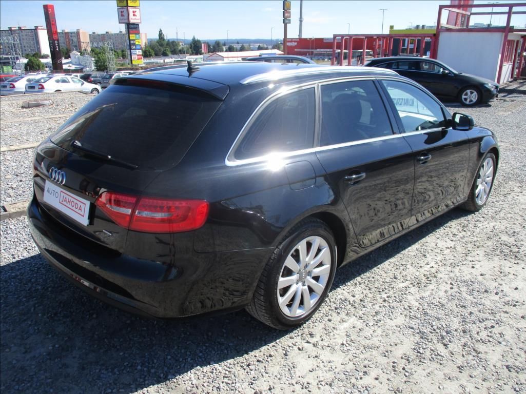 Audi A4 Avant, 2,0 TDI, quattro, servis,navi, - fotka 5