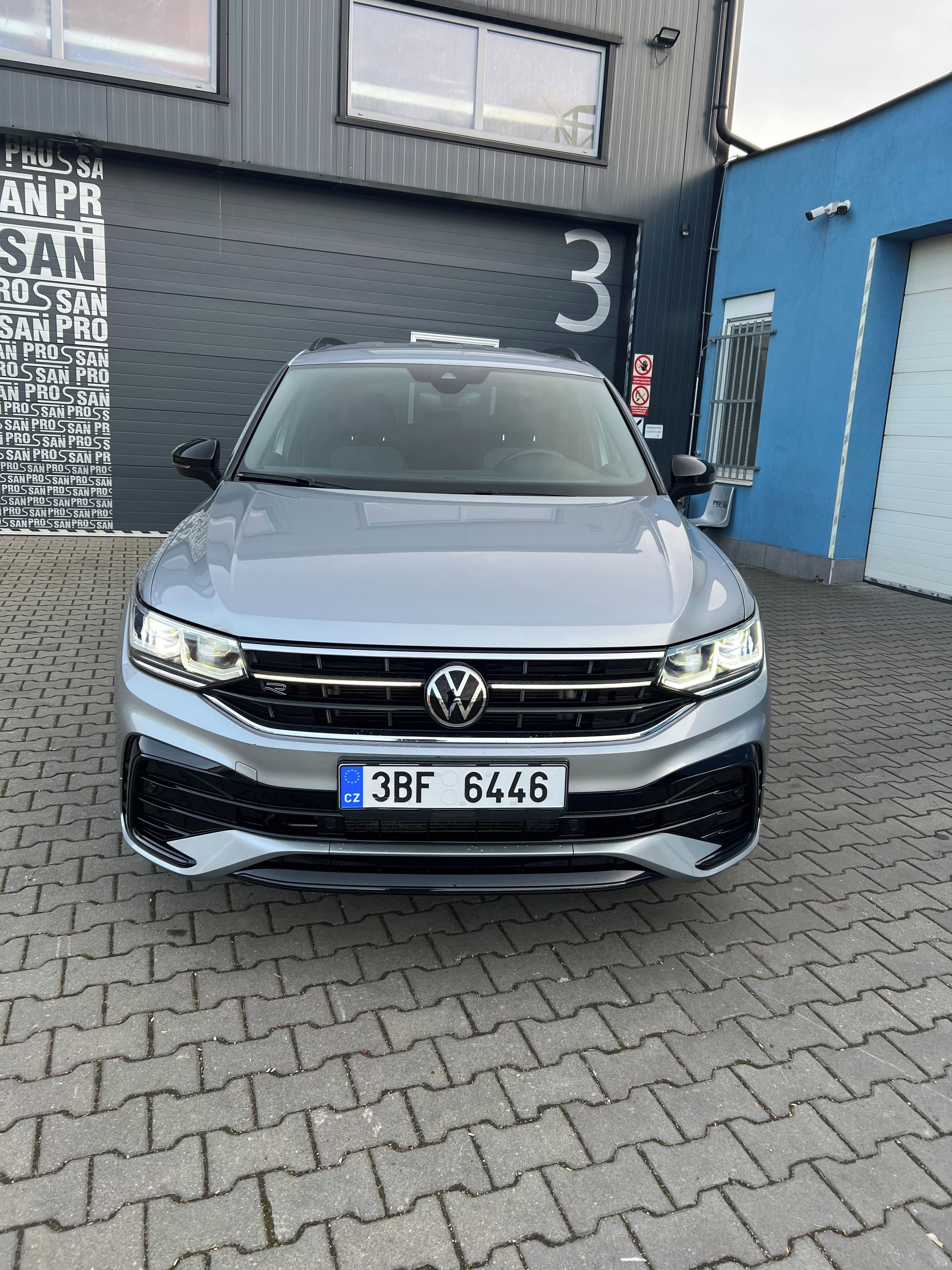 Volkswagen Tiguan, VW TIGUAN 7MÍST,R-LINE,147KW - fotka 3