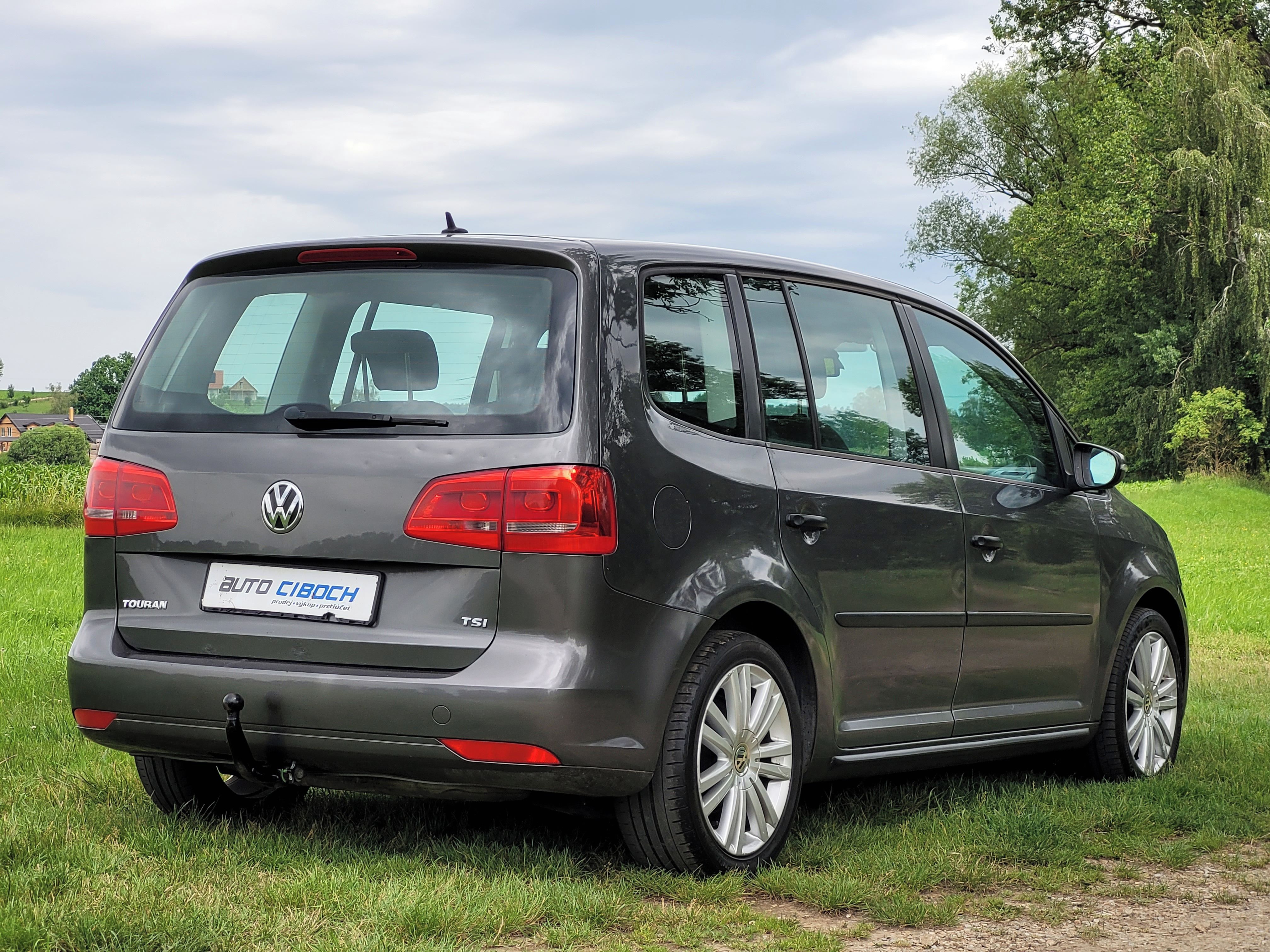 Volkswagen Touran - fotka 4
