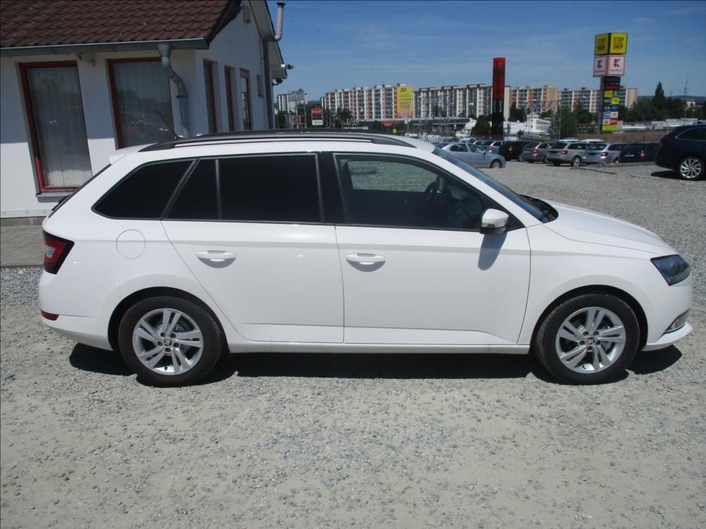 Škoda Fabia, 1,0 TSI, klima,servis,DPH,CZ, - fotka 4