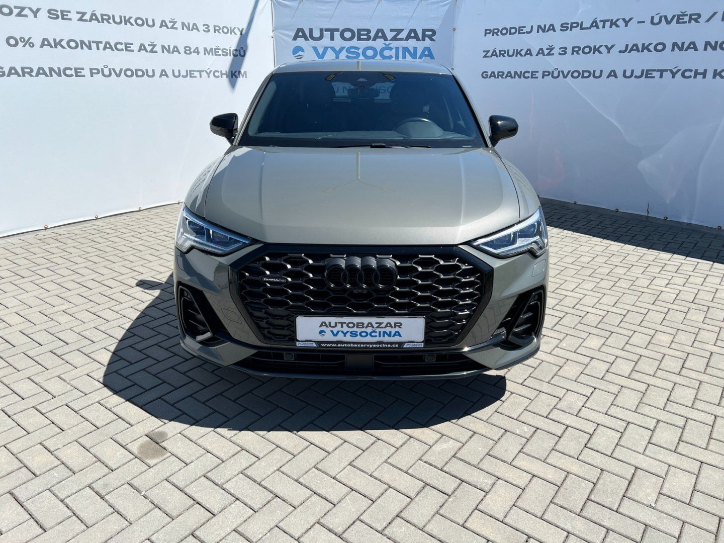 Audi Q3, 2.0TFSi SB 4x4 S-Line! Webasto - fotka 2