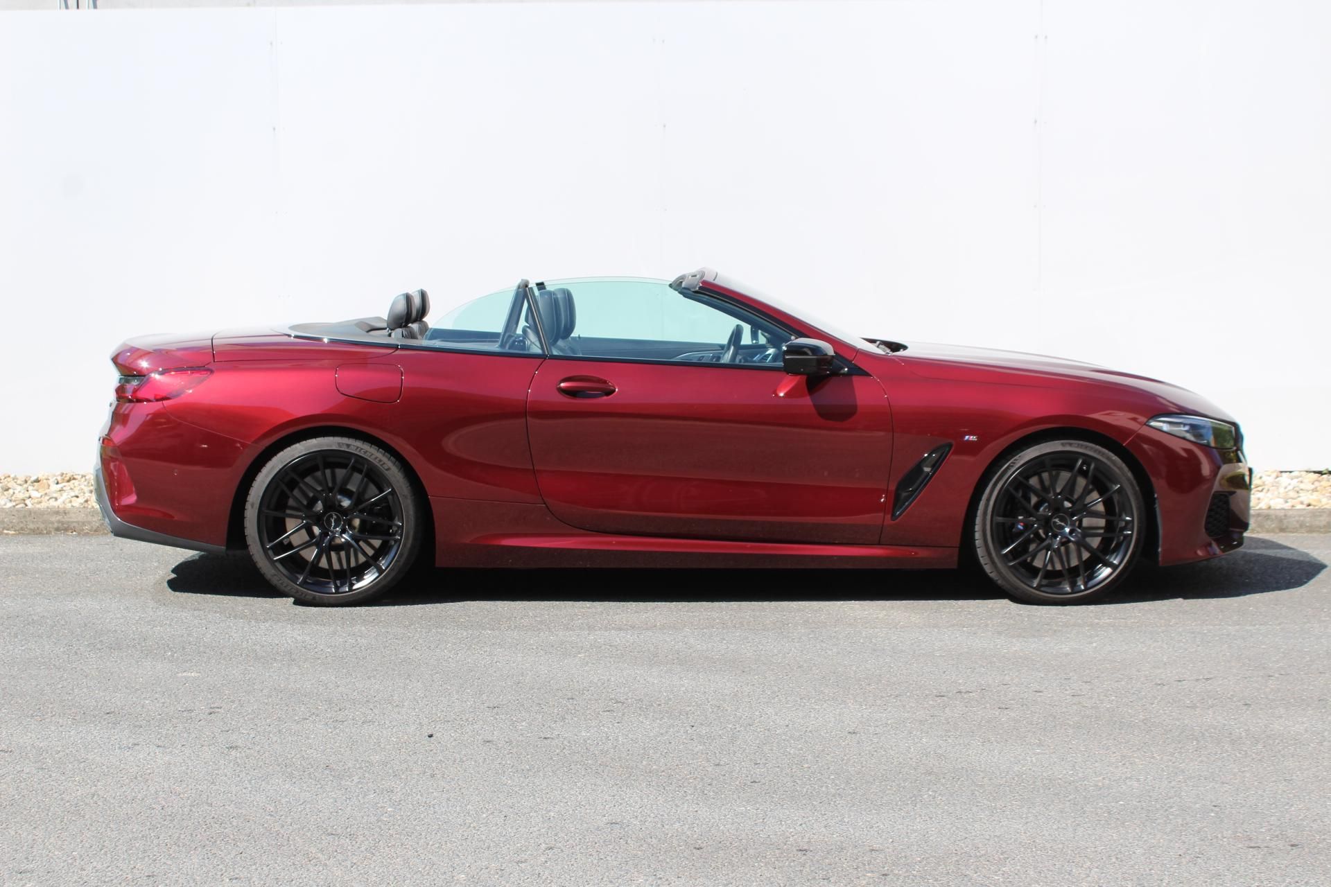 BMW Řada 8, 840i xDrive Convertible - fotka 3