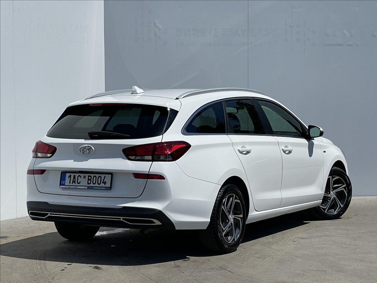 Hyundai i30, 1,5 T-GDI Combi Smart PDC - fotka 3